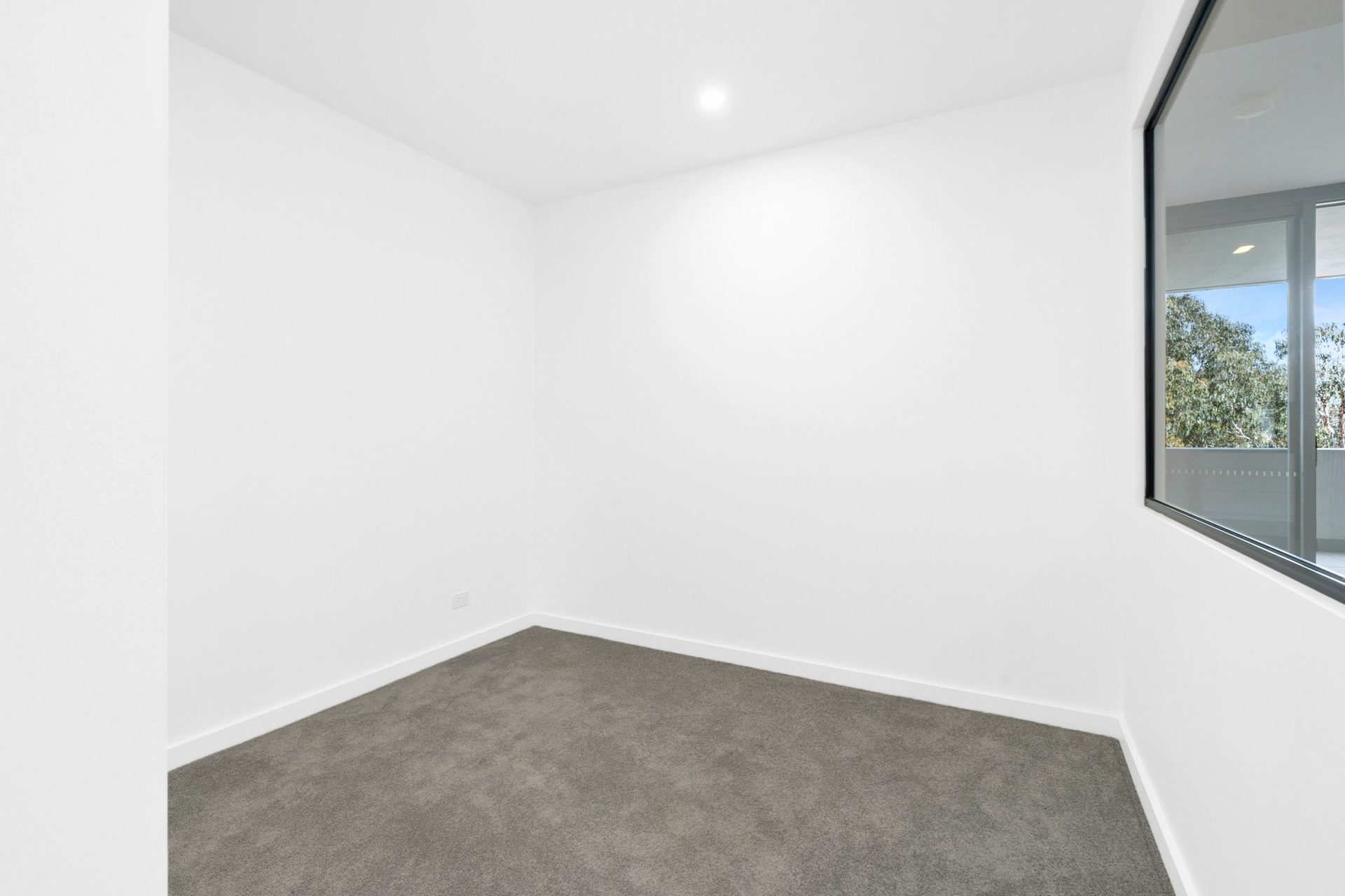 321/2 Anzac Park, CAMPBELL
