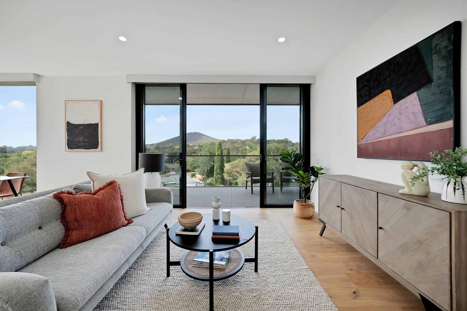 31/81 Constitution Avenue, CAMPBELL