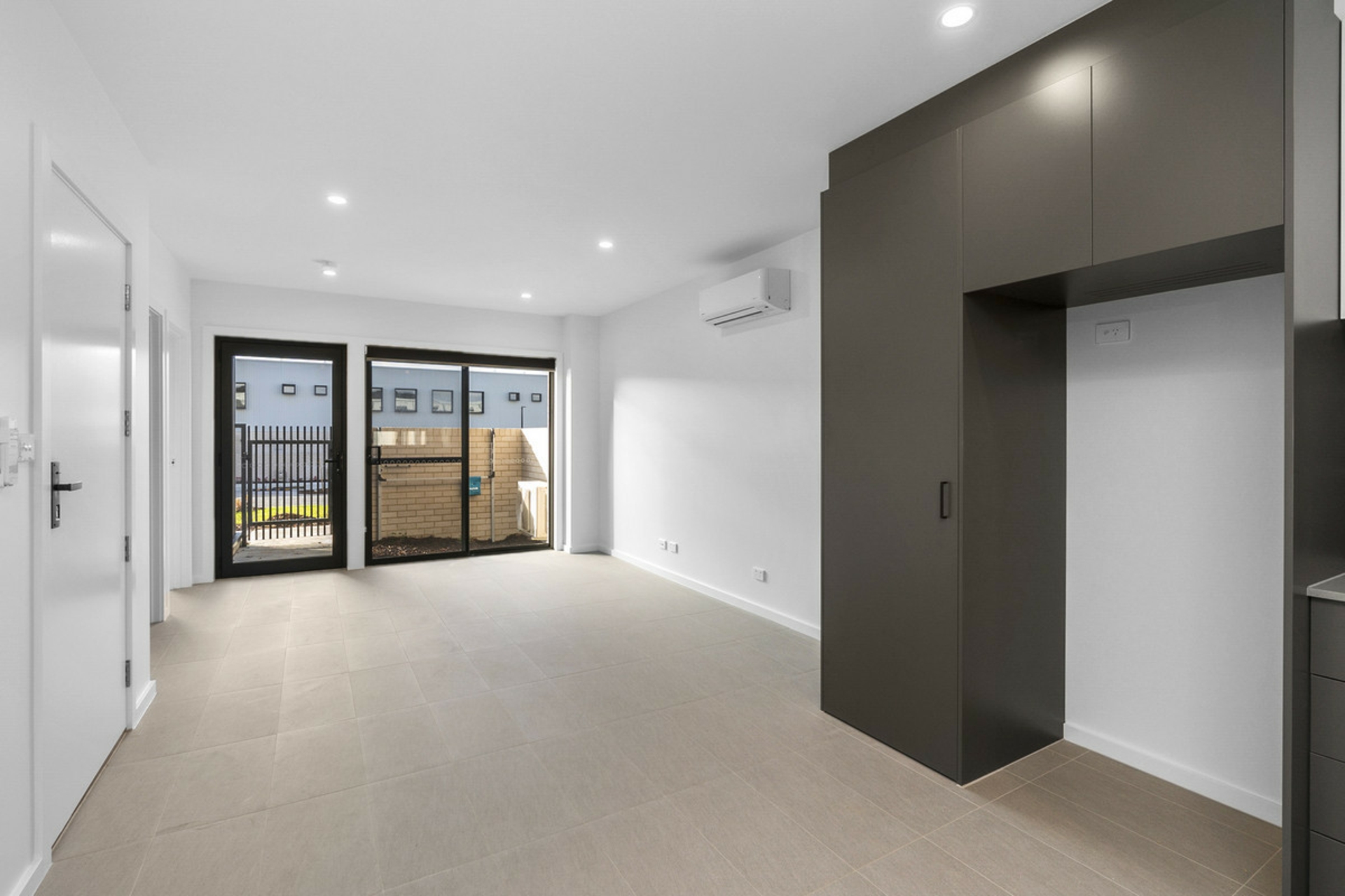56/60 Kingsland Parade, CASEY