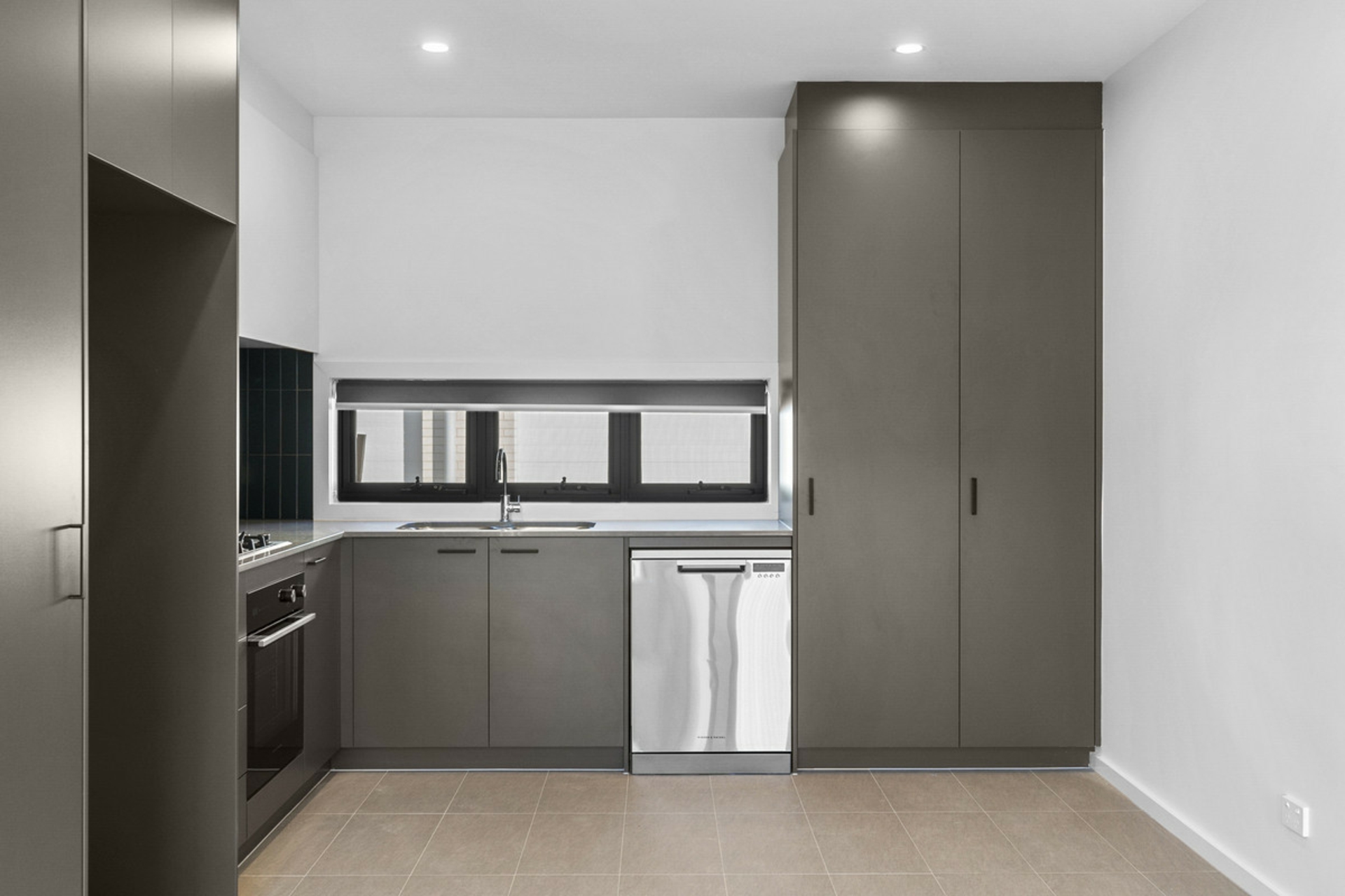 56/60 Kingsland Parade, CASEY