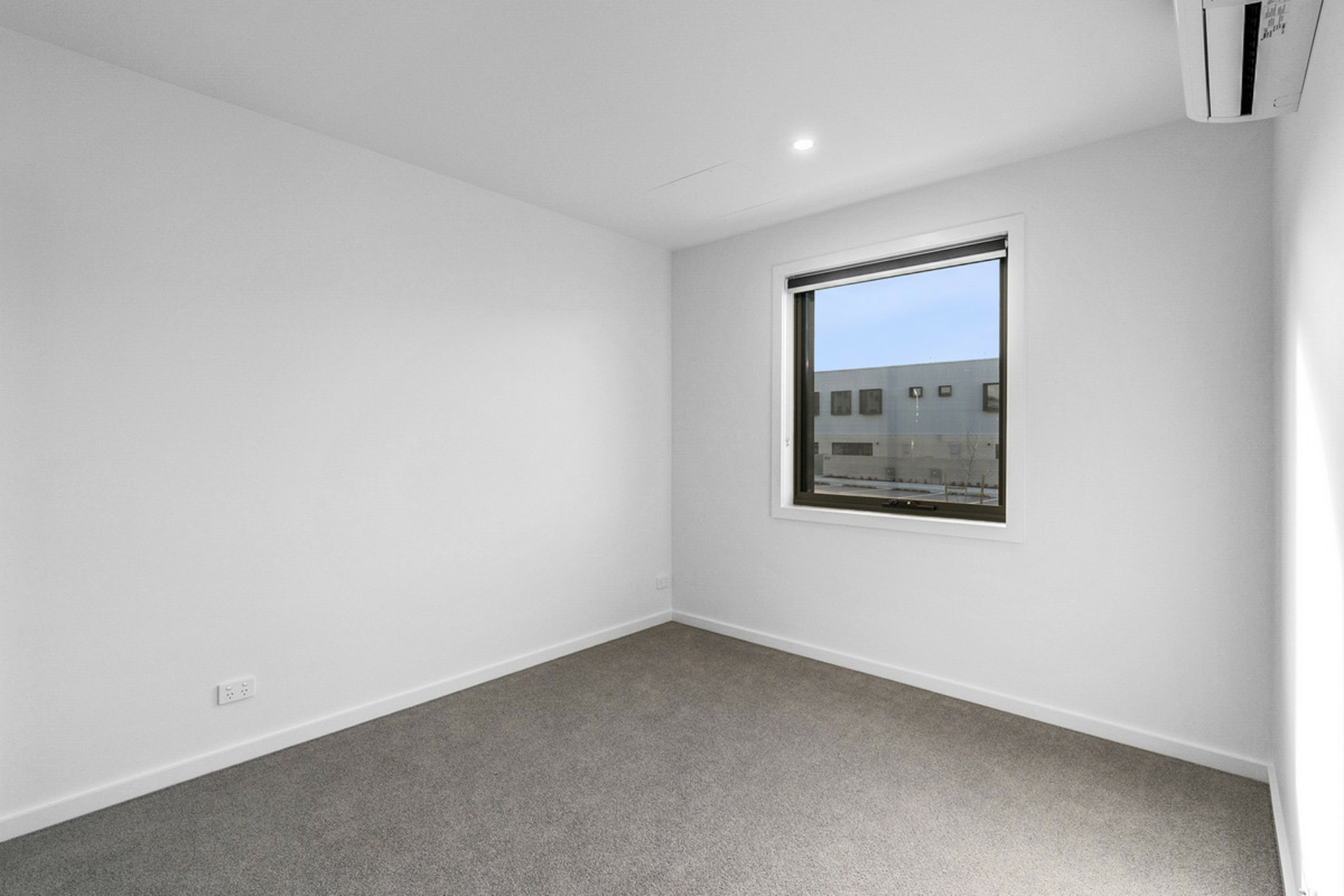 56/60 Kingsland Parade, CASEY