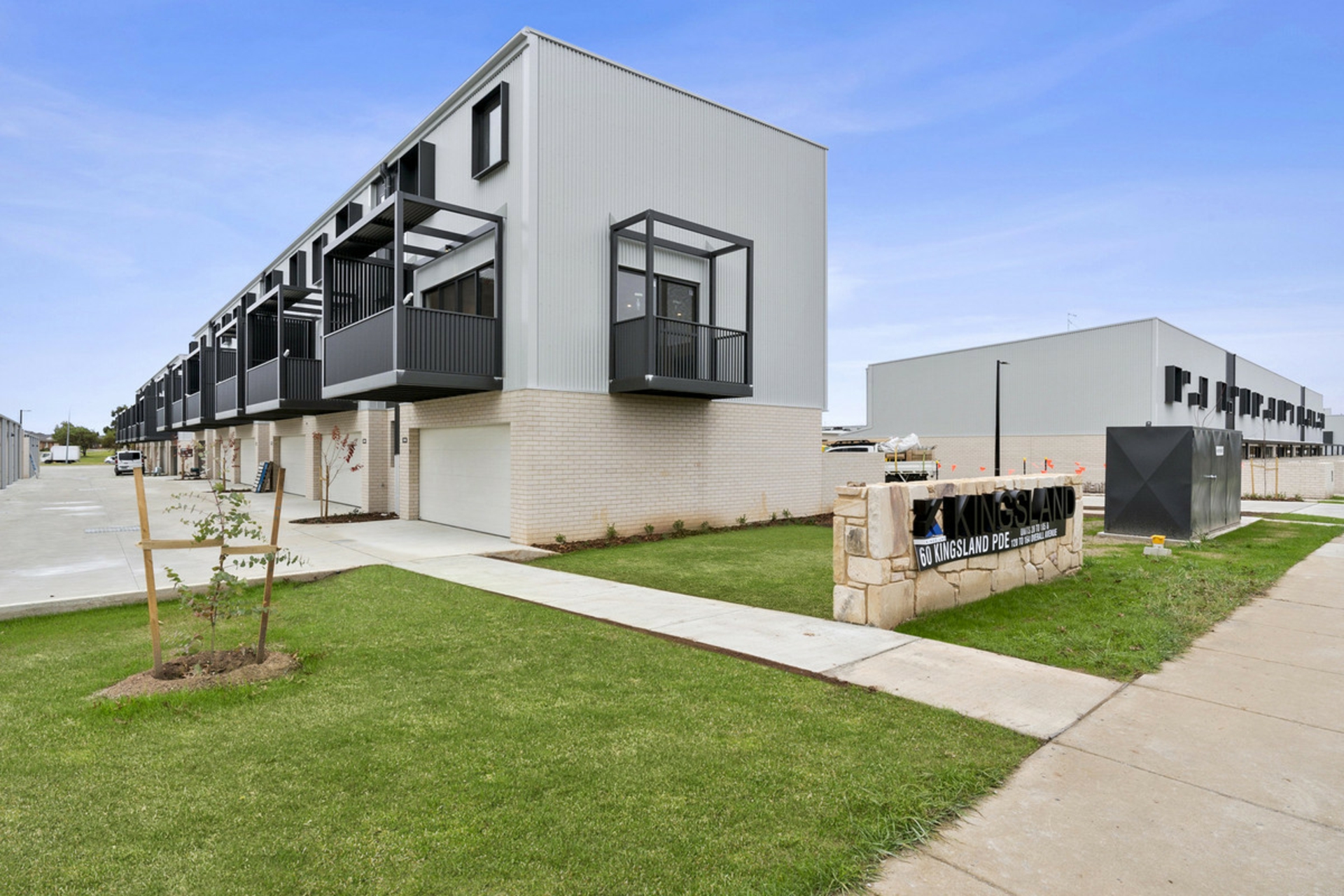 56/60 Kingsland Parade, CASEY