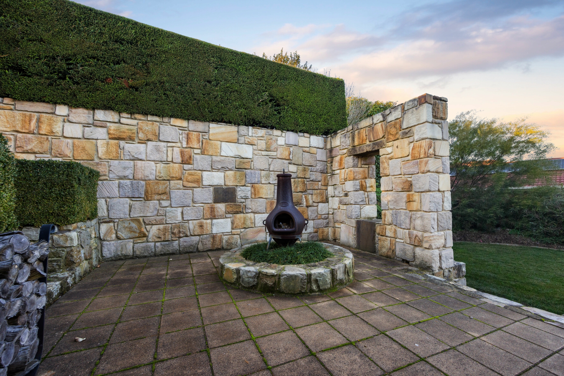 36 Hattersley Court, NICHOLLS