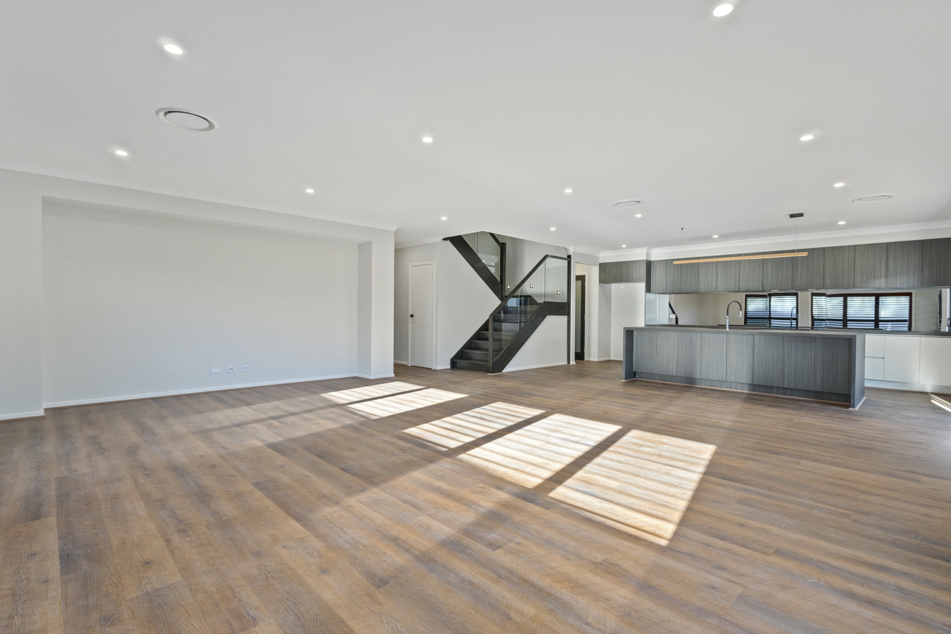 42 Klaus Moje Street, WHITLAM