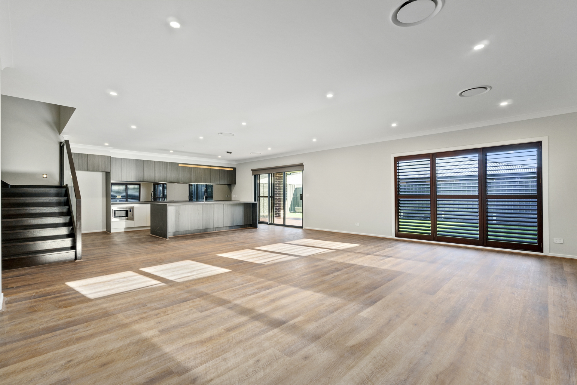 42 Klaus Moje Street, WHITLAM