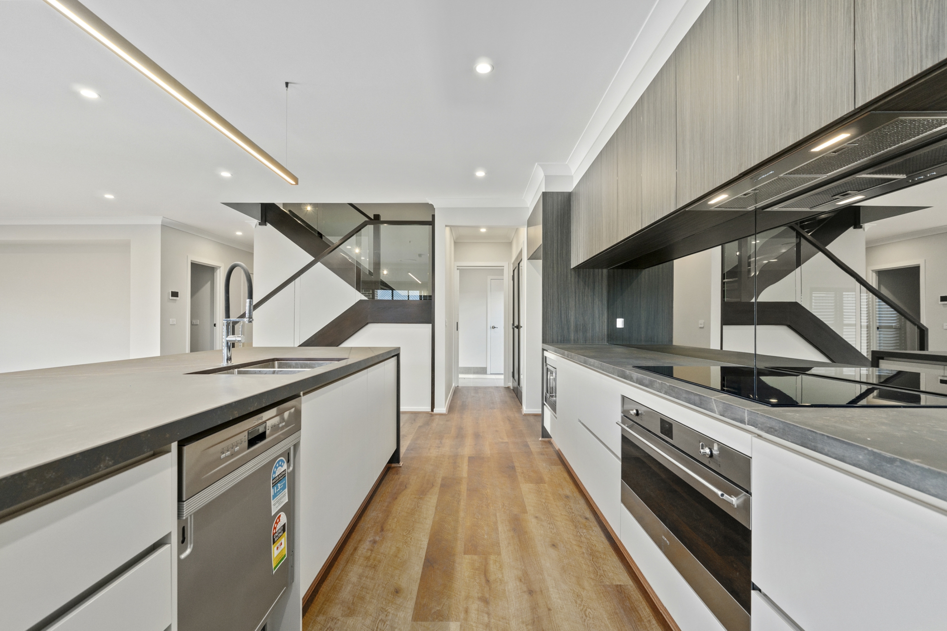 42 Klaus Moje Street, WHITLAM