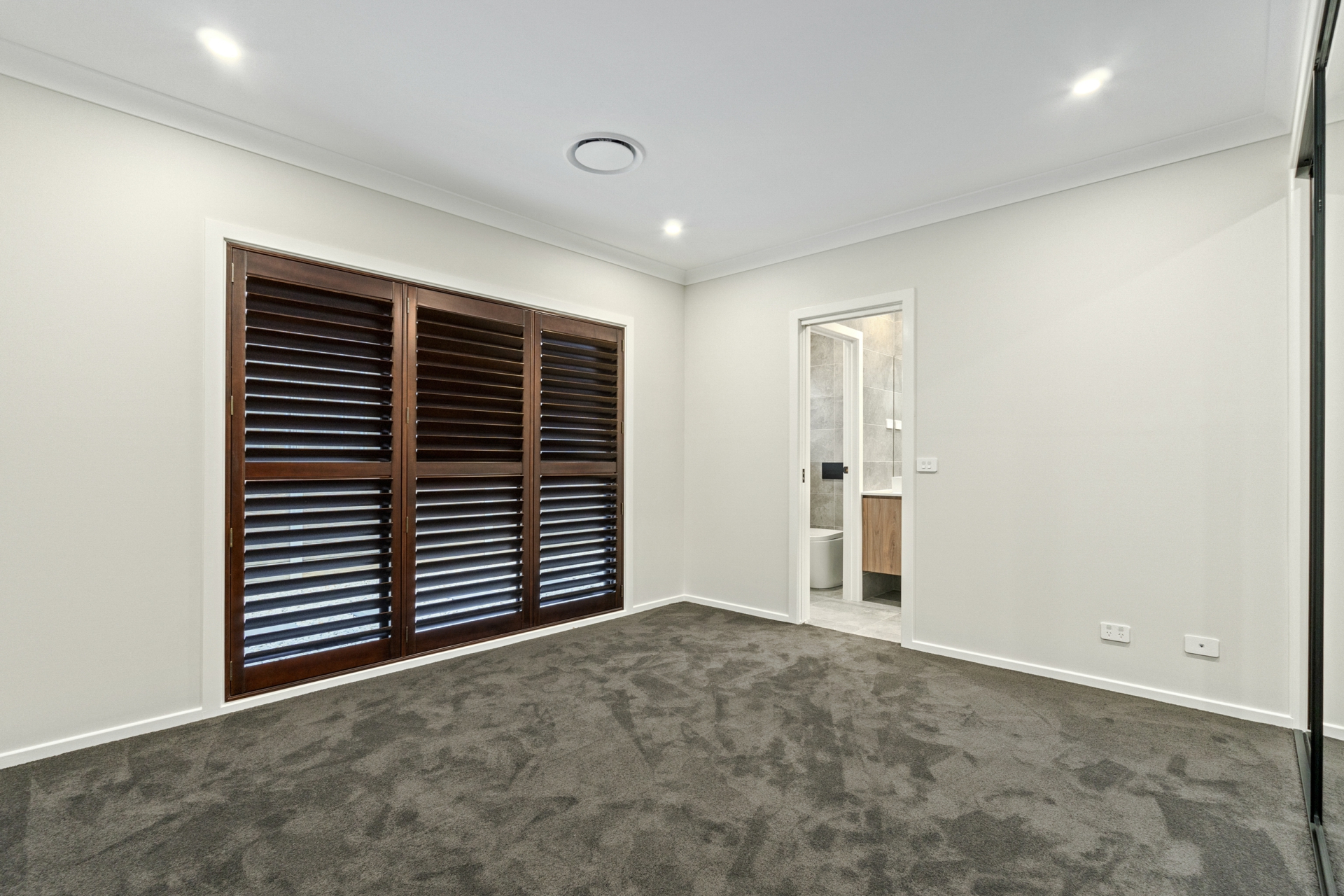 42 Klaus Moje Street, WHITLAM