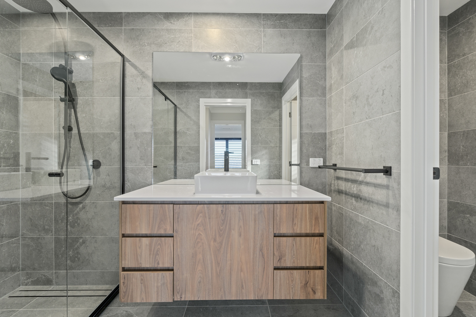 42 Klaus Moje Street, WHITLAM