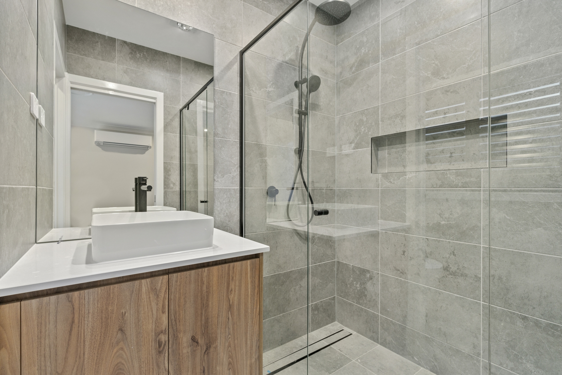 42 Klaus Moje Street, WHITLAM