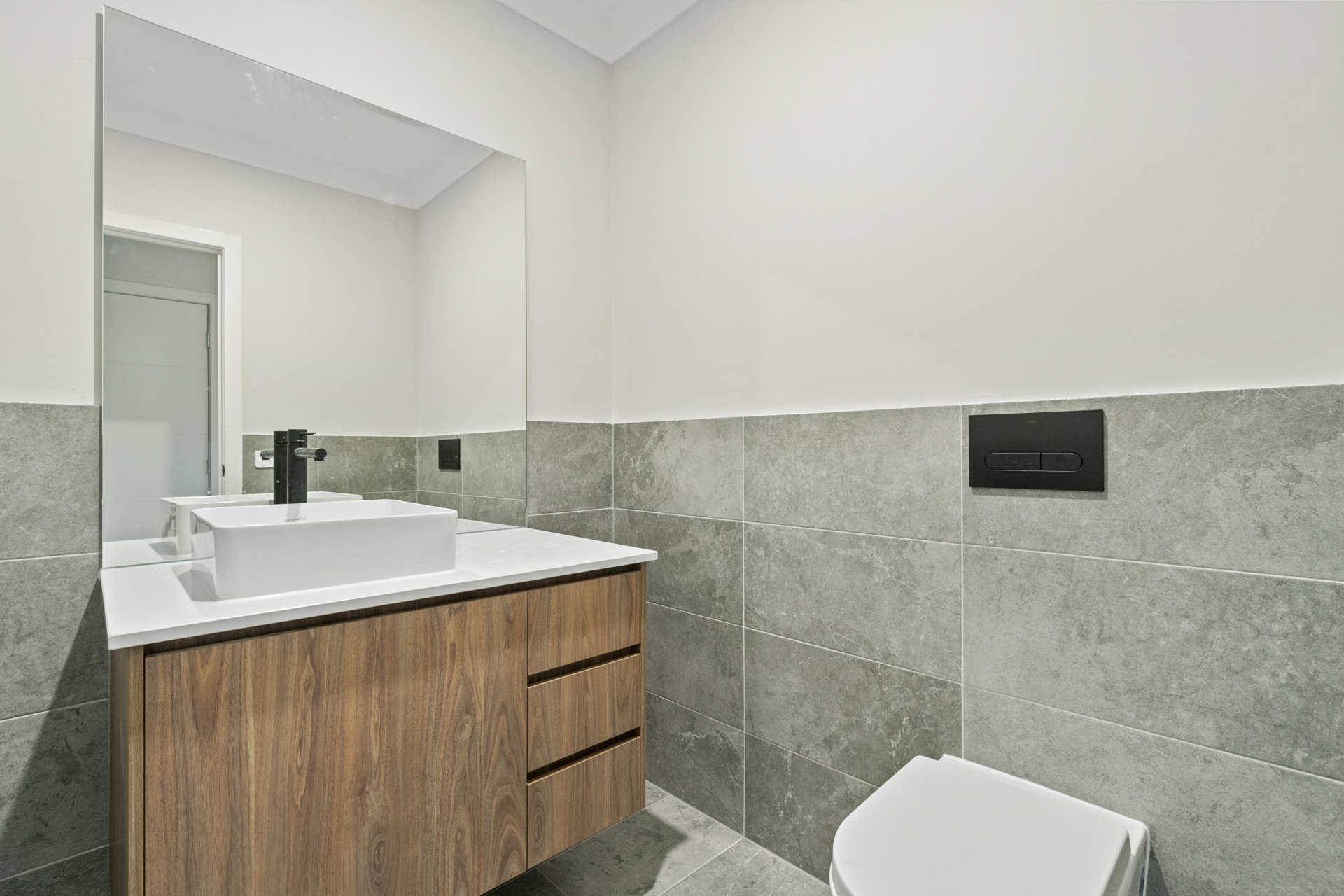 42 Klaus Moje Street, WHITLAM