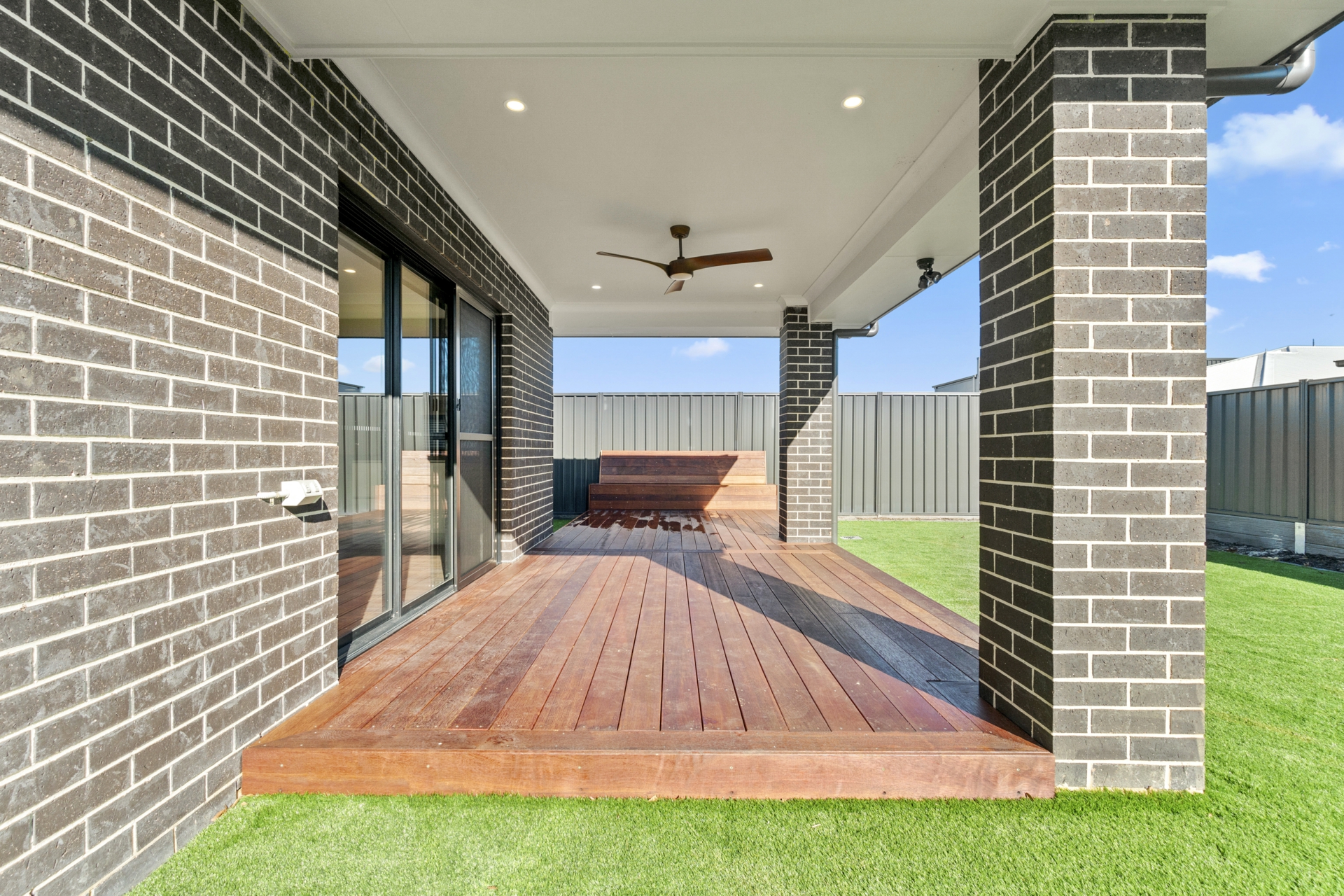 42 Klaus Moje Street, WHITLAM
