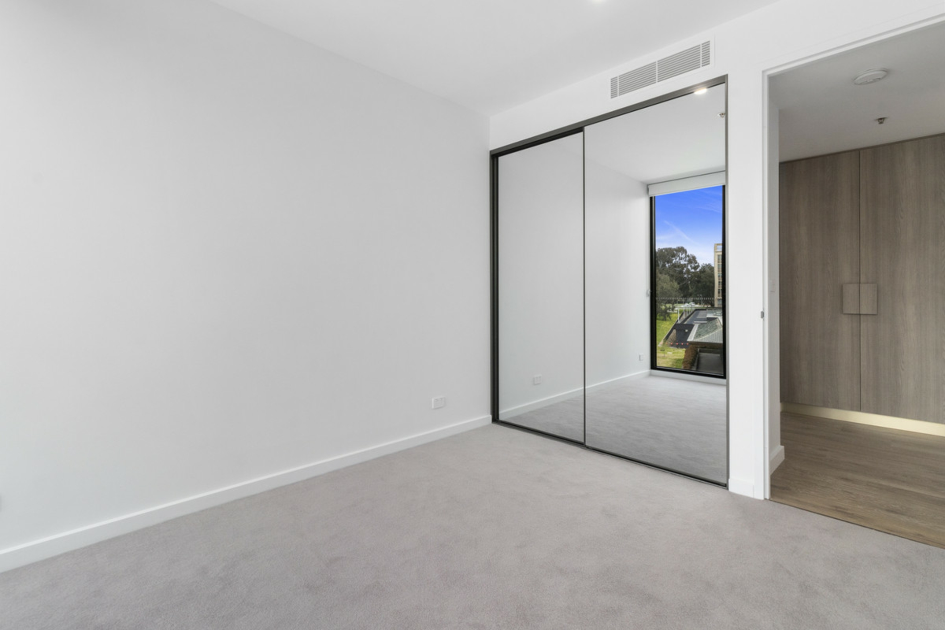 200/44 Constitution Avenue, CAMPBELL