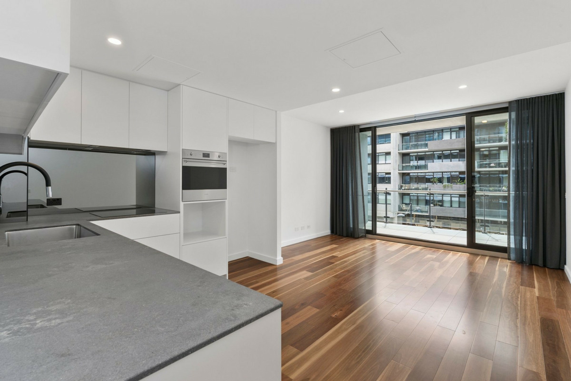 310/4 Anzac Park, CAMPBELL