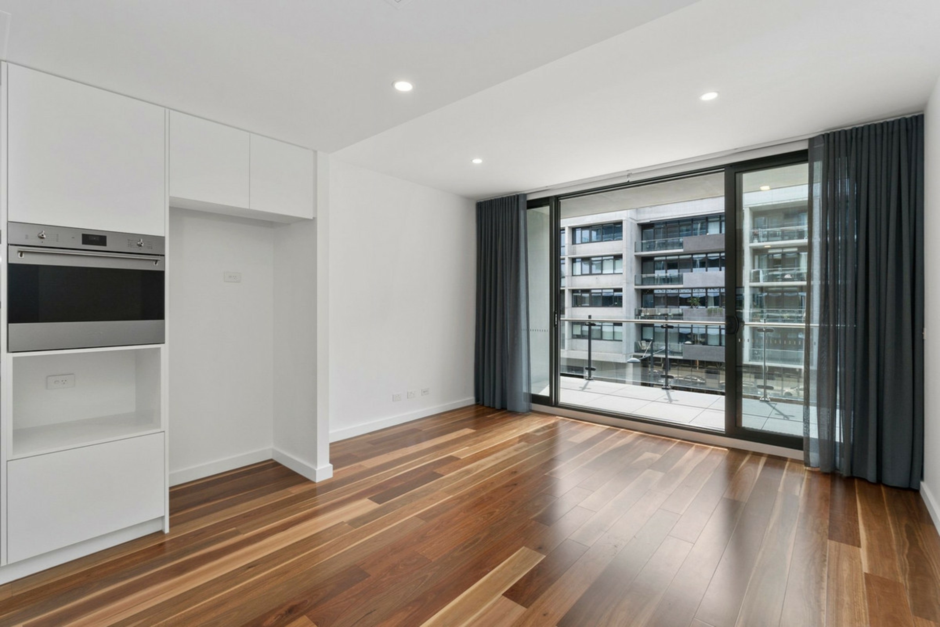 310/4 Anzac Park, CAMPBELL