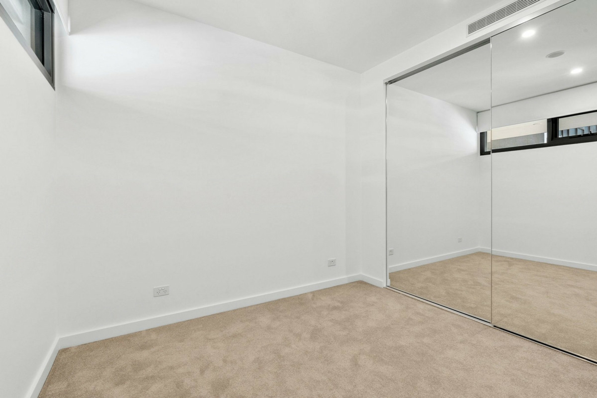 310/4 Anzac Park, CAMPBELL