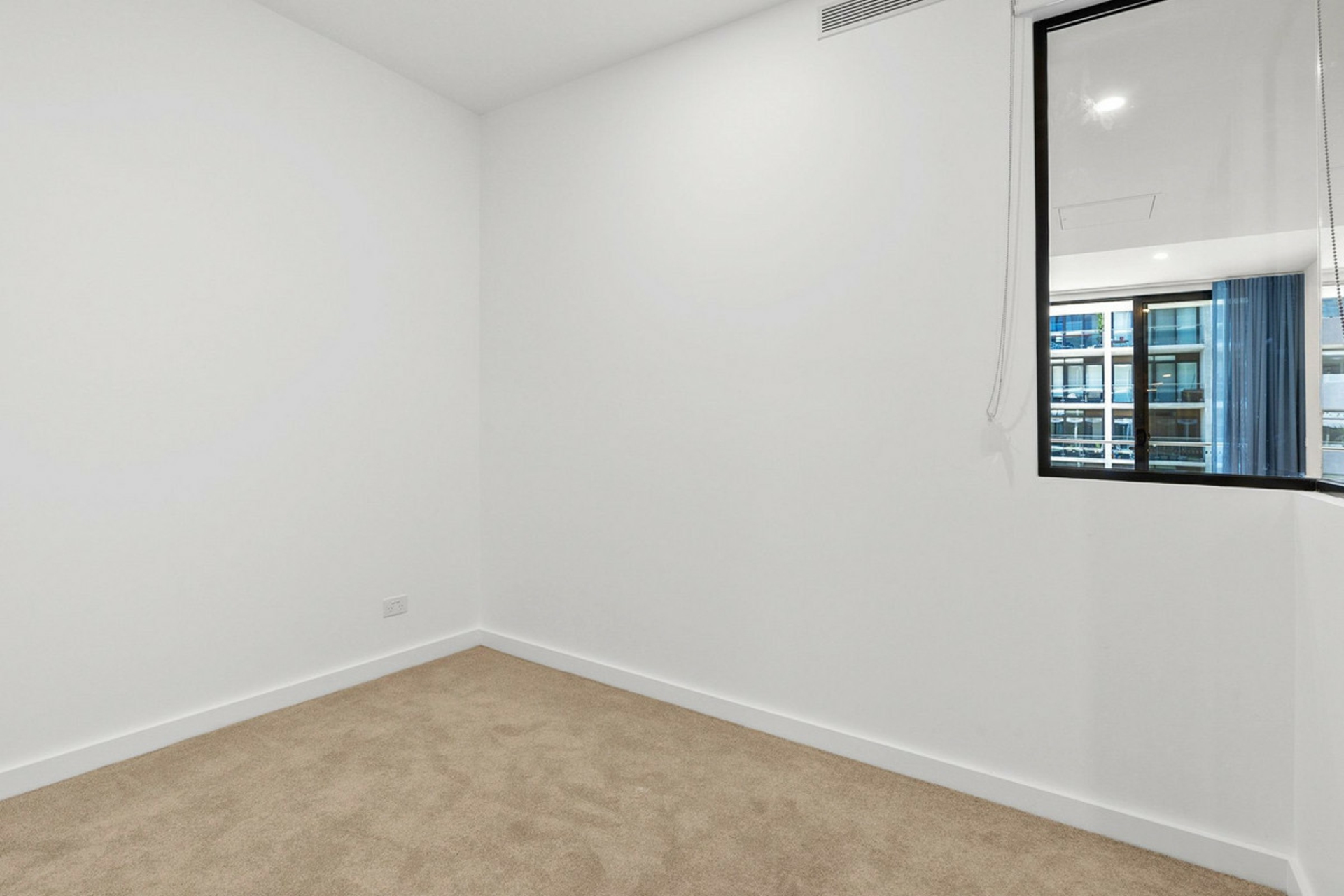310/4 Anzac Park, CAMPBELL