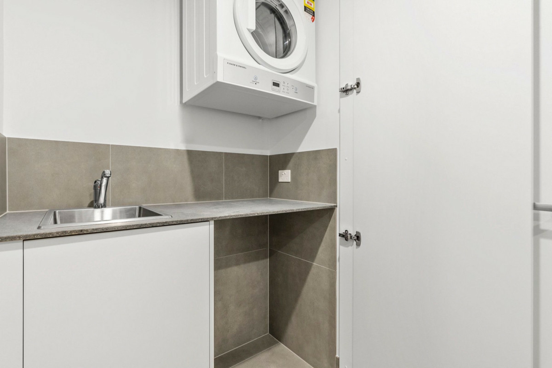 310/4 Anzac Park, CAMPBELL