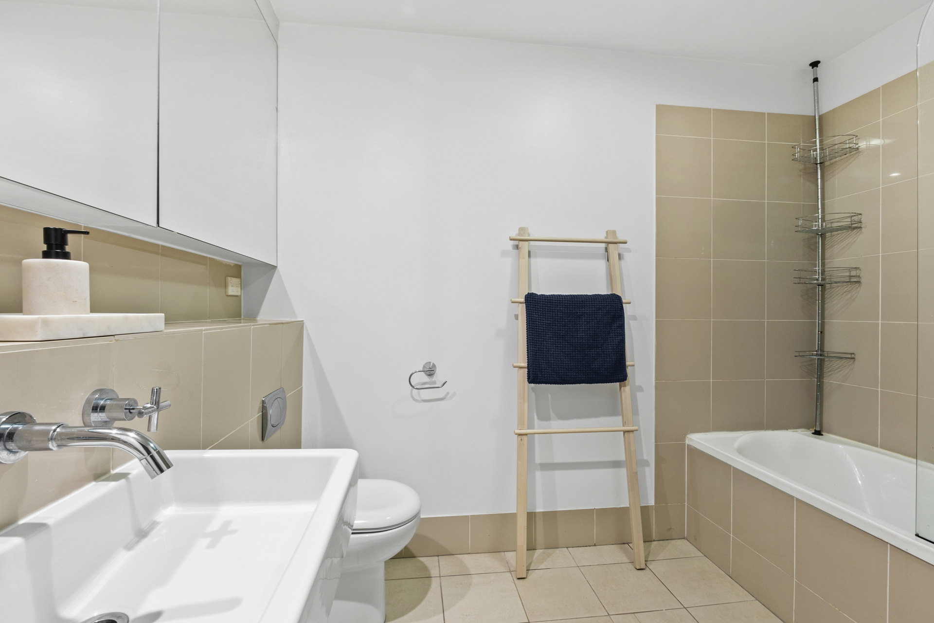 8/3 Burke Crescent, GRIFFITH
