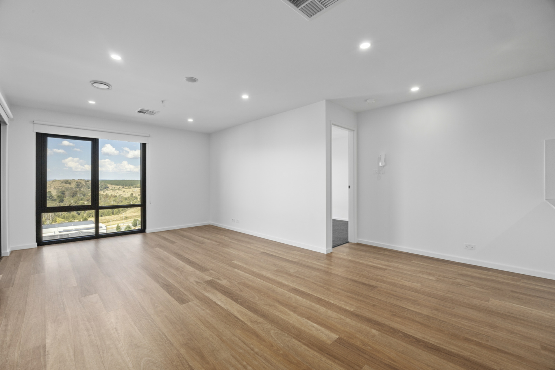 305/220 John Gorton Drive, COOMBS