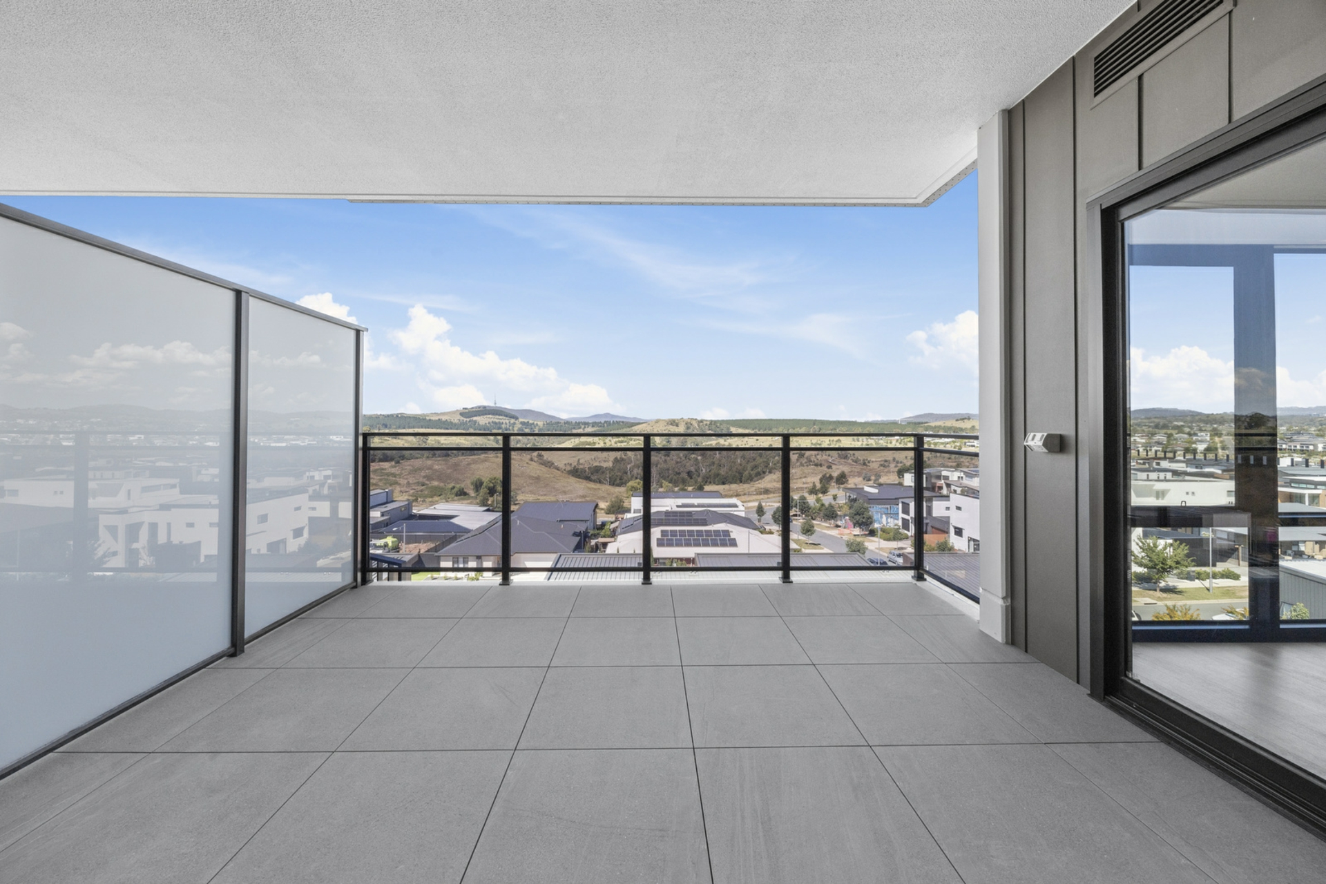 305/220 John Gorton Drive, COOMBS