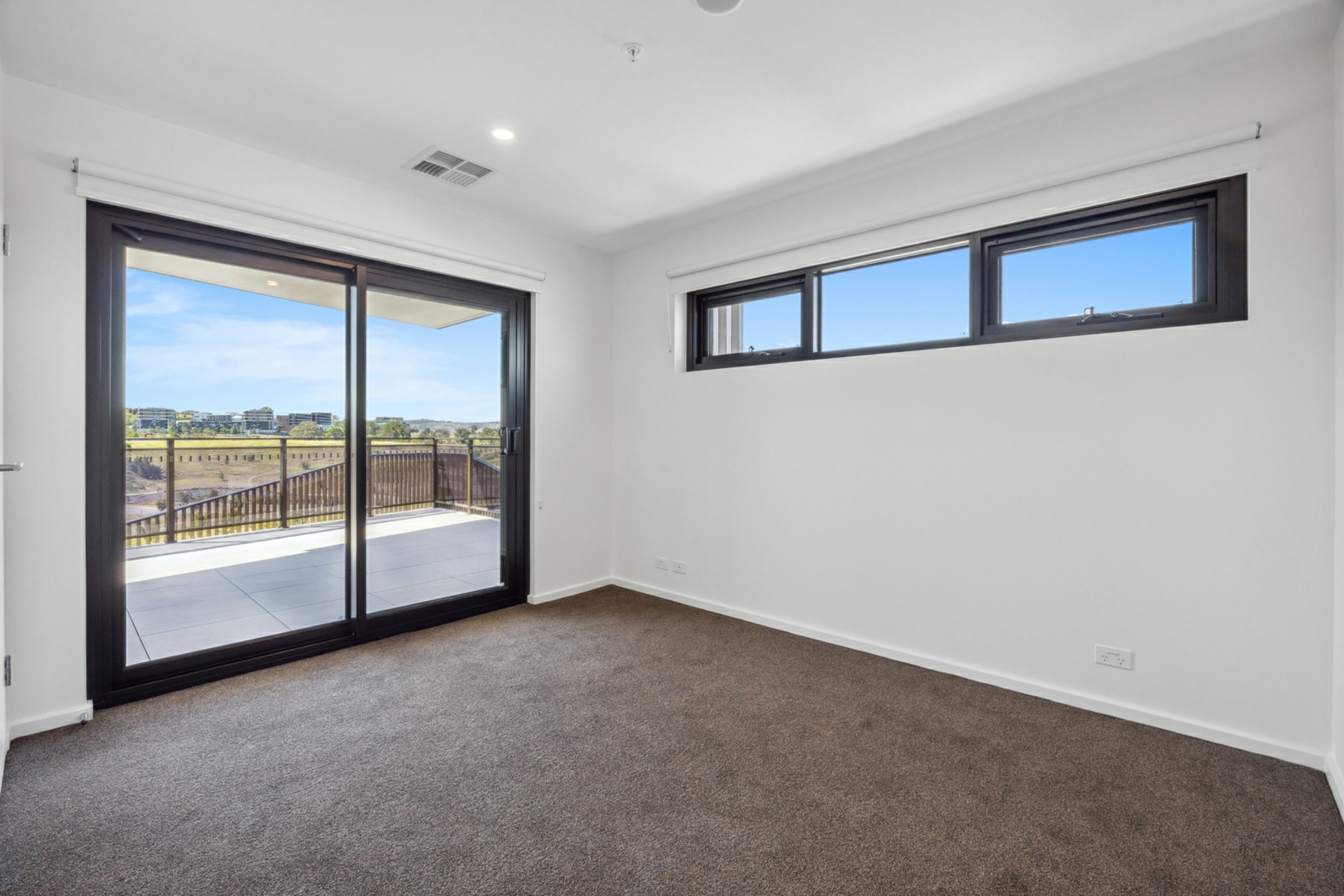 303/220 John Gorton Drive, COOMBS