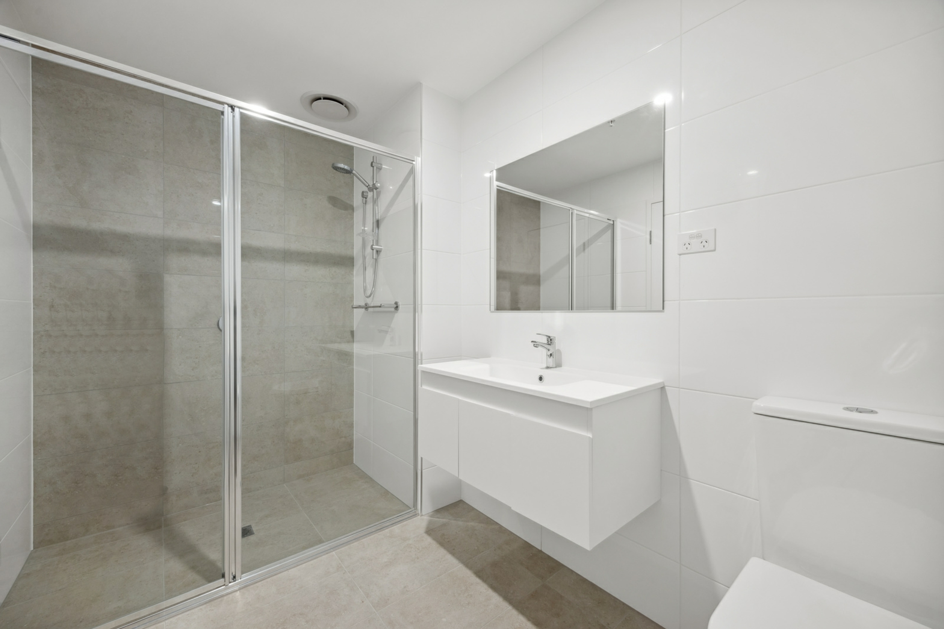 303/220 John Gorton Drive, COOMBS