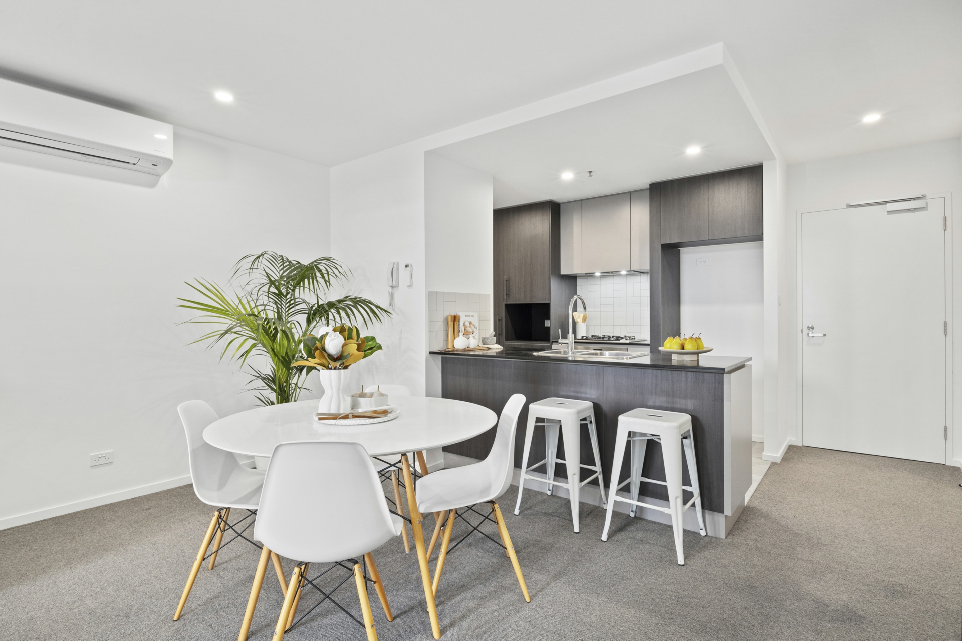 22/9 Irving Street, PHILLIP