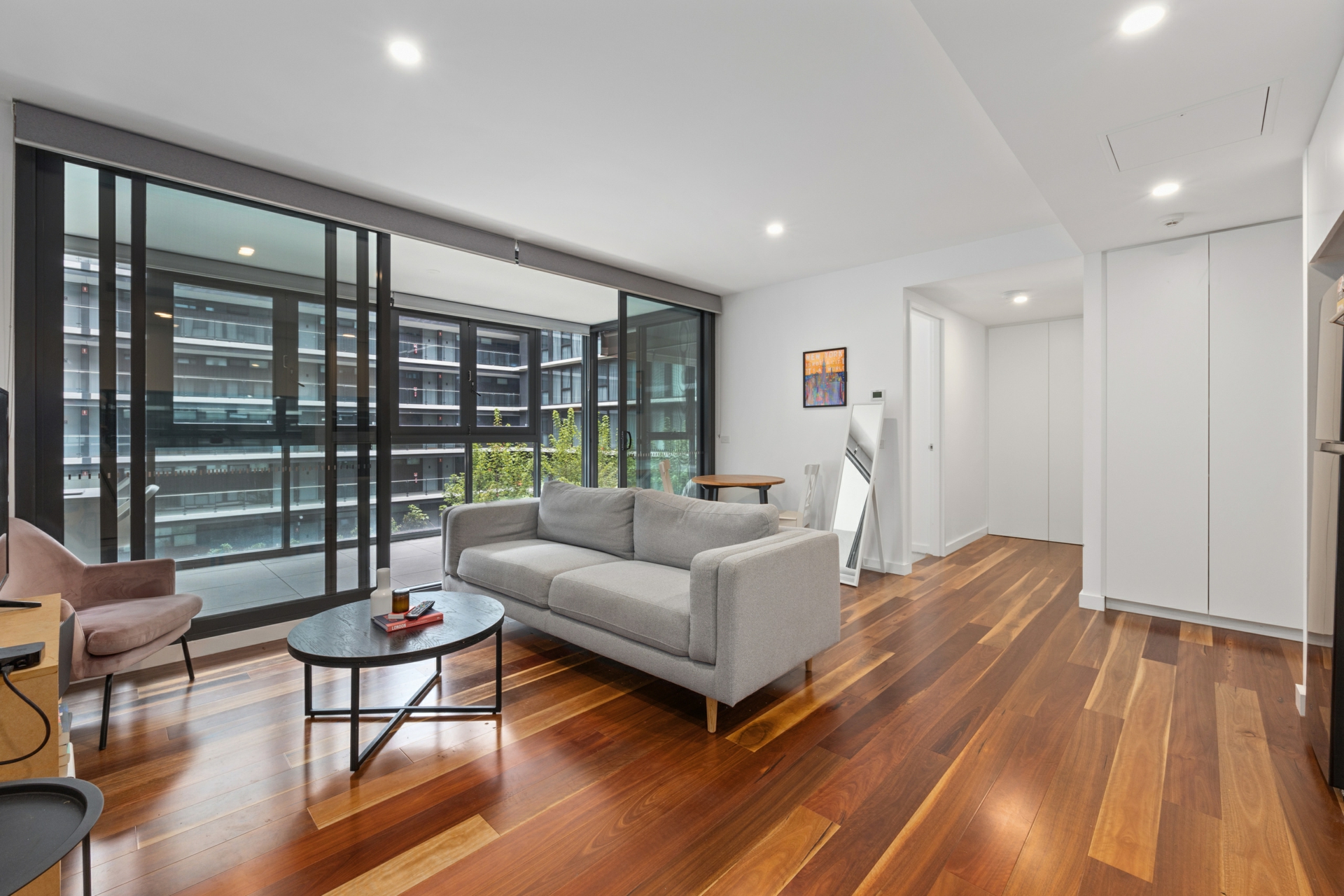 228/2 Anzac Park, Campbell