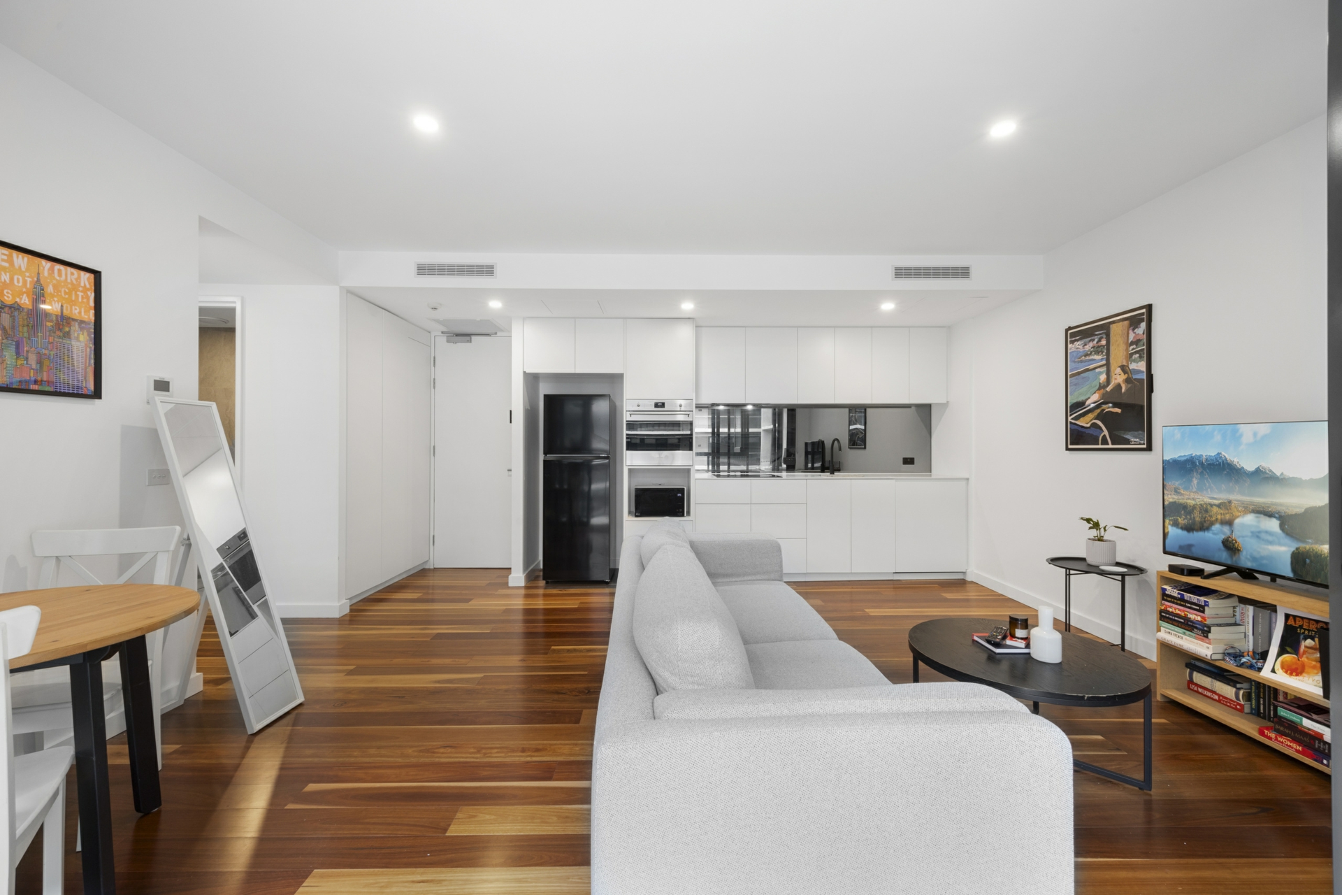 228/2 Anzac Park, Campbell