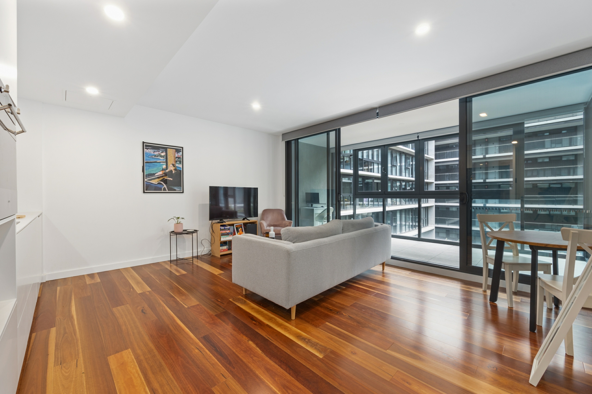 228/2 Anzac Park, Campbell