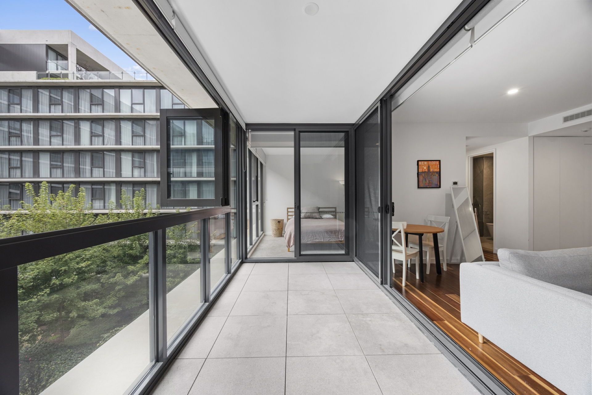 228/2 Anzac Park, Campbell