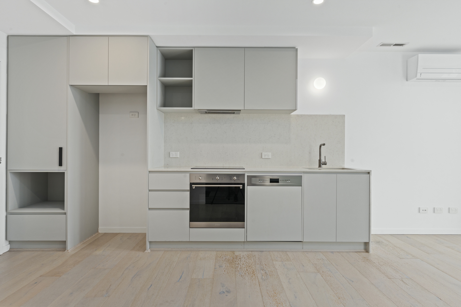 609/1 Boolee Street, REID