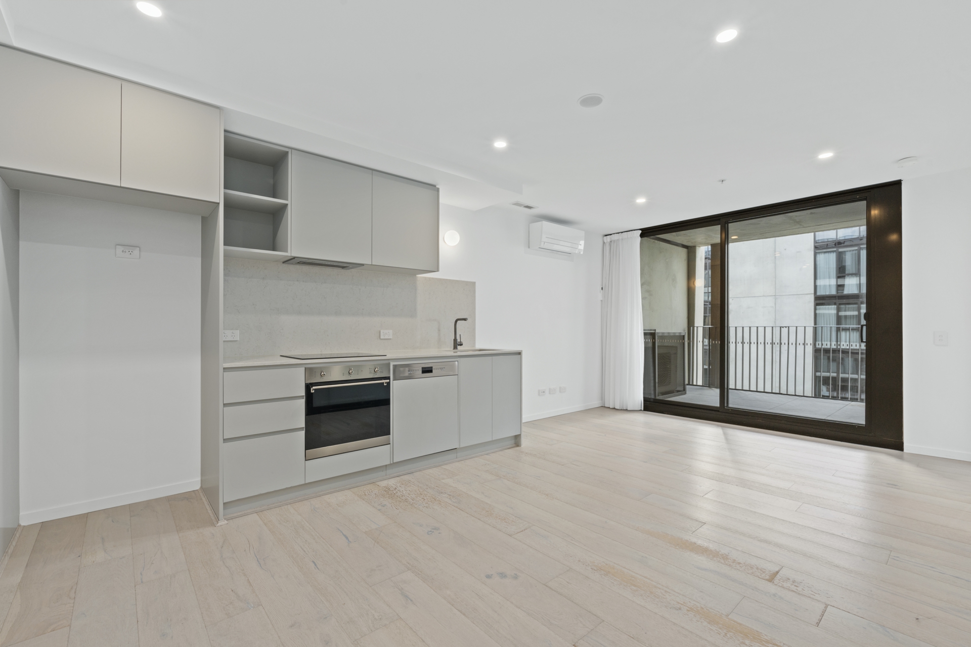 609/1 Boolee Street, REID