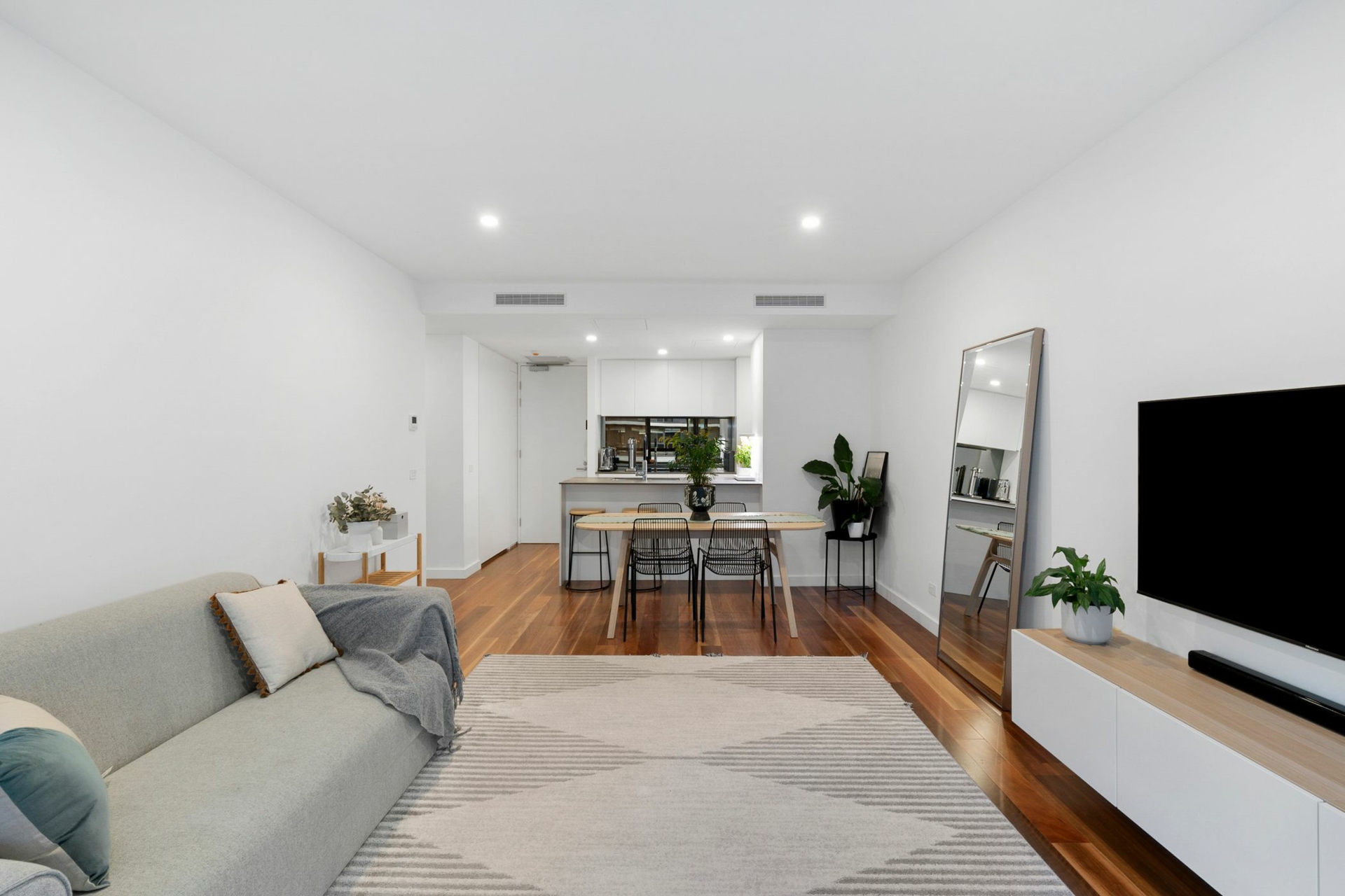 116/4 Anzac Park, CAMPBELL