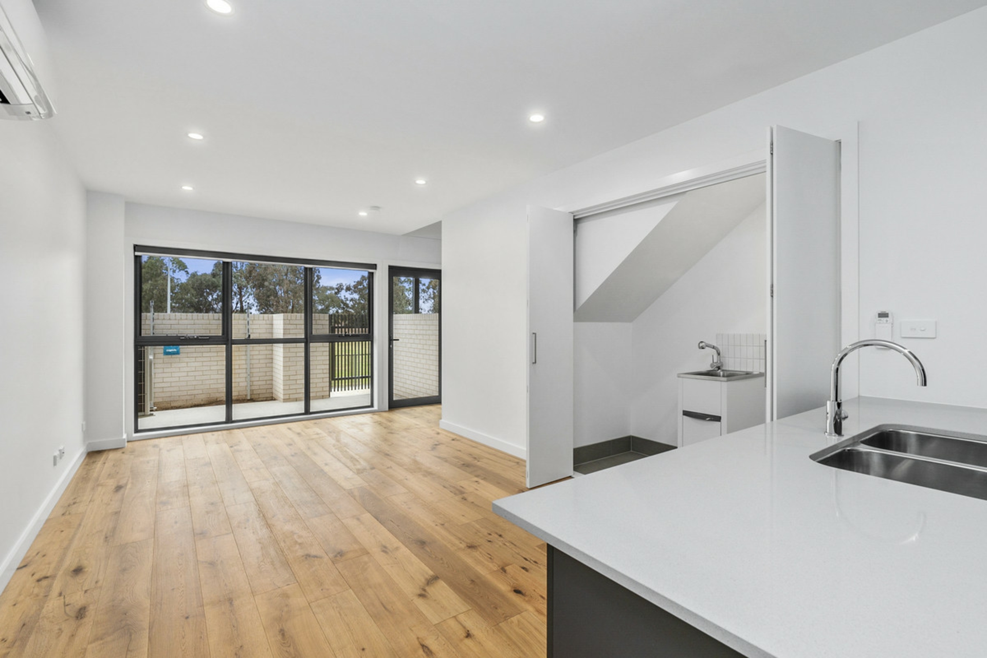 36/60 Kingsland Parade, CASEY