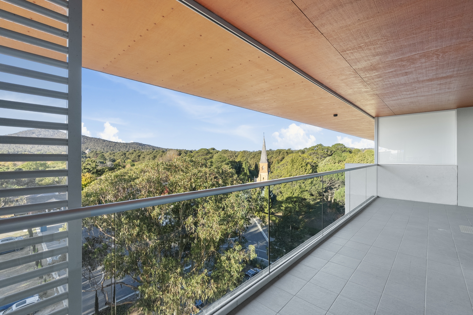 89/43 Constitution Avenue, REID
