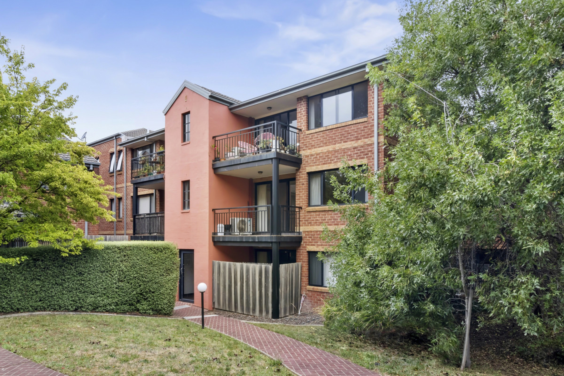 17/1-19 Ijong Street, BRADDON