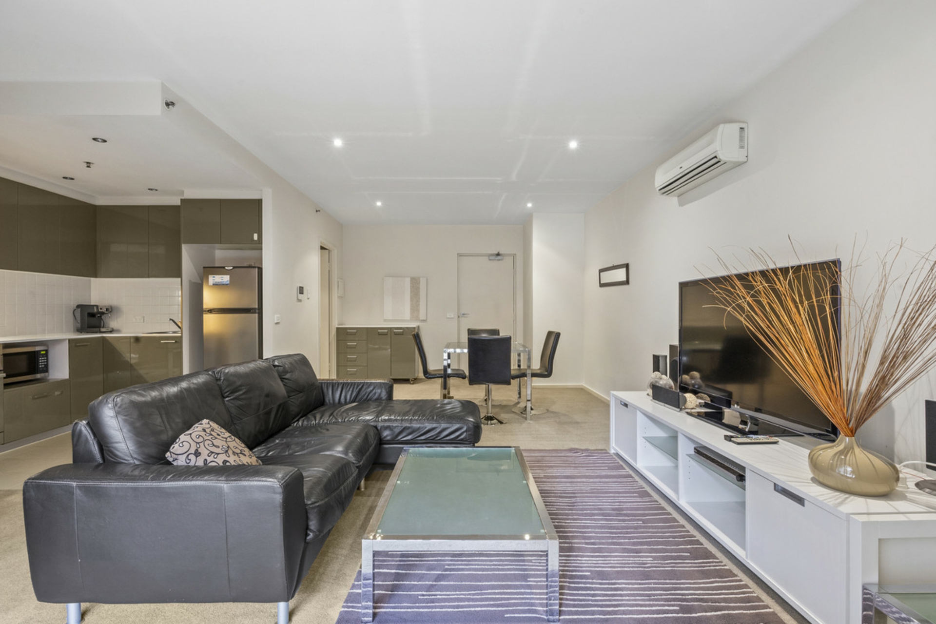 15/2 Edinburgh Avenue, CANBERRA