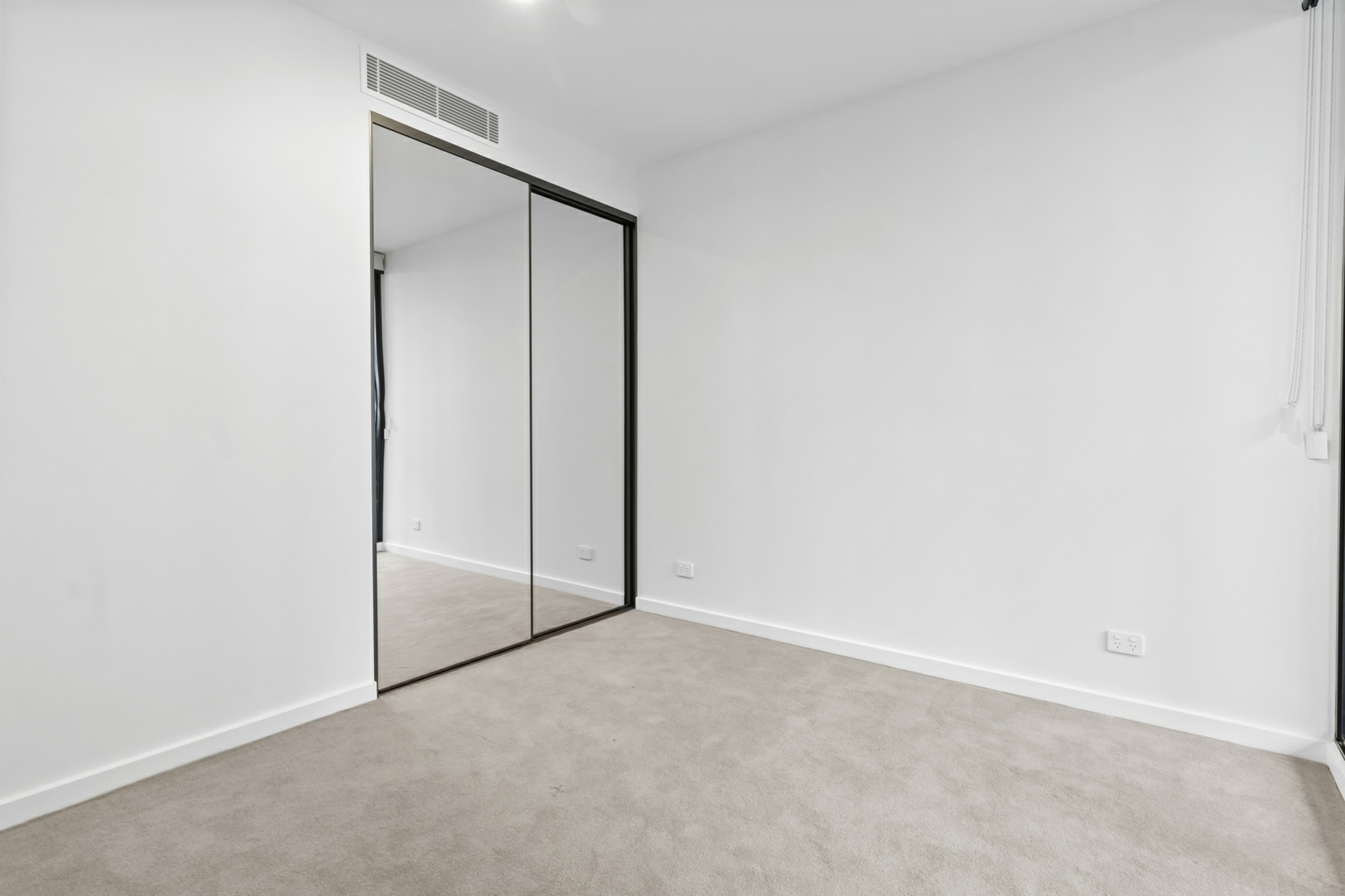 10/44 Constitution Avenue, PARKES