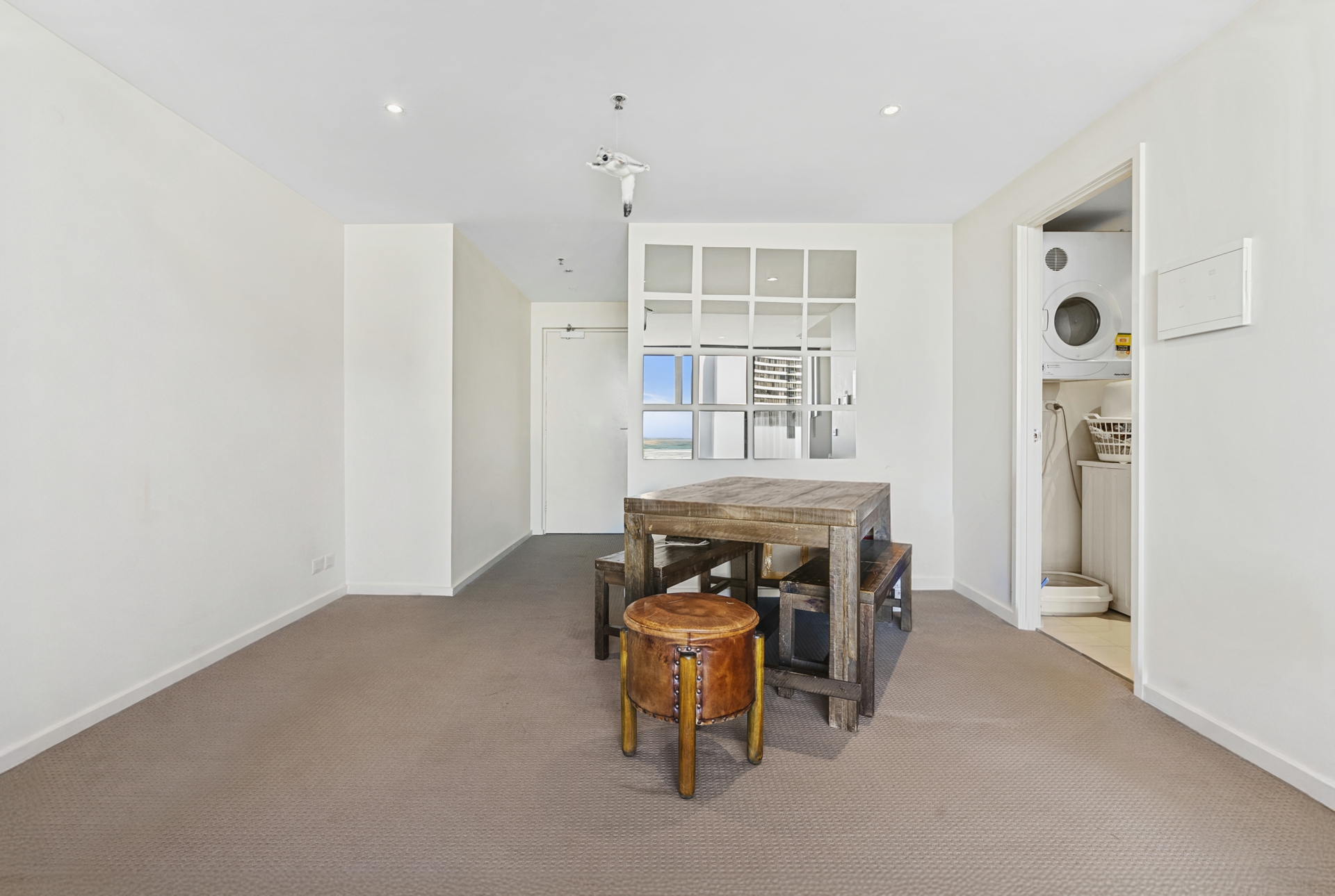 64/2 Edinburgh Avenue — photo 4 of 17