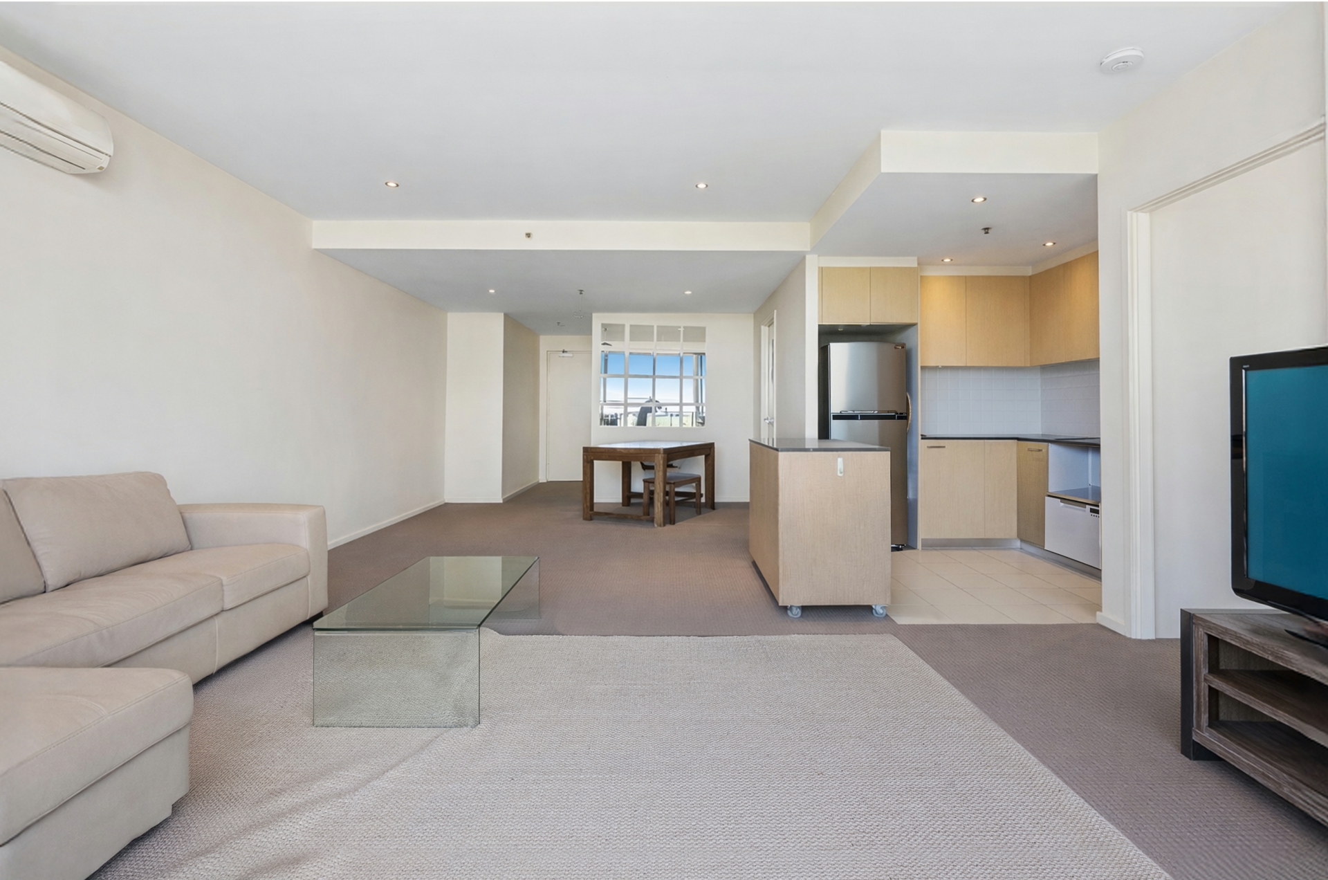 64/2 Edinburgh Avenue — photo 5 of 17