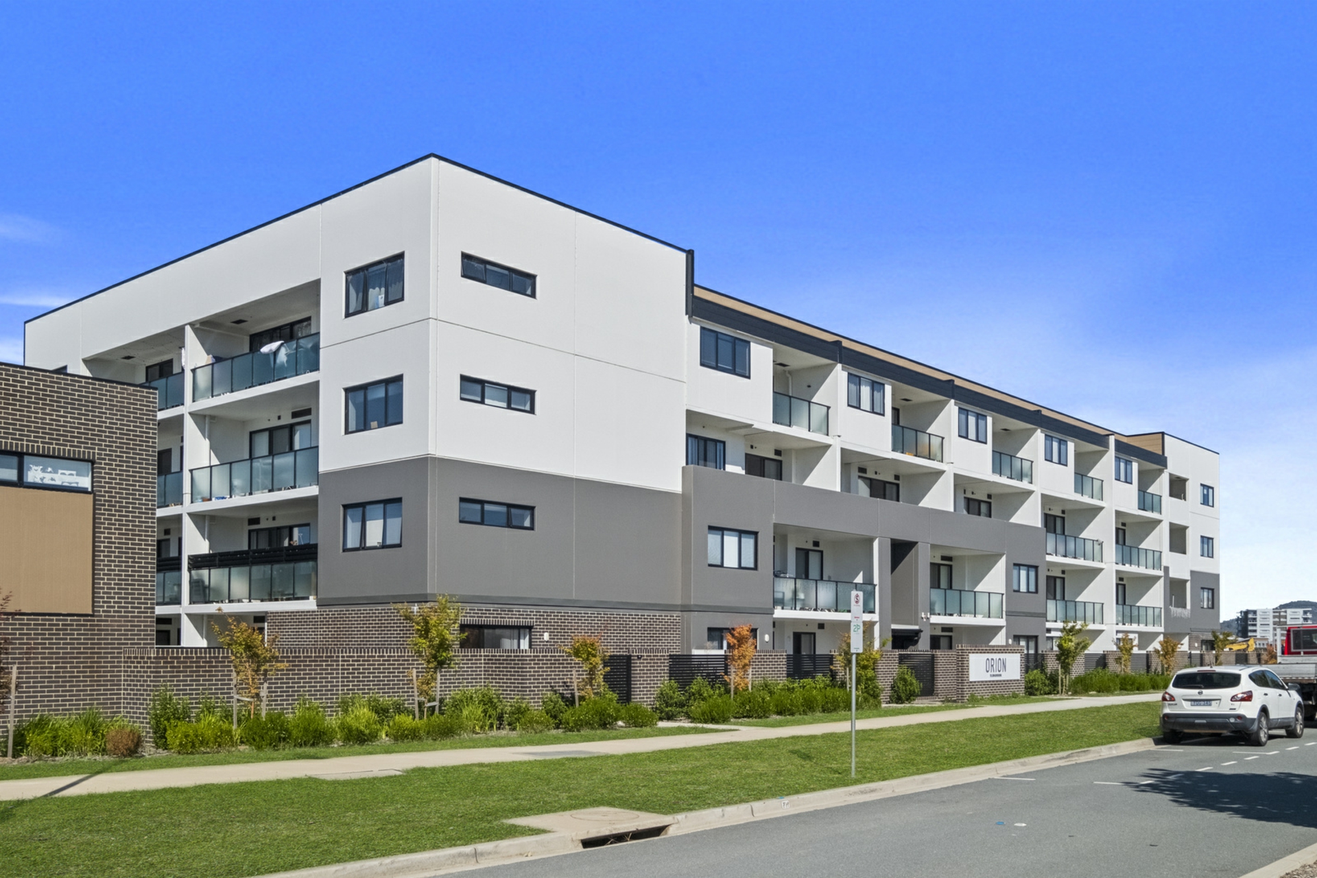 18/170 John Gorton Drive — photo 8 of 9