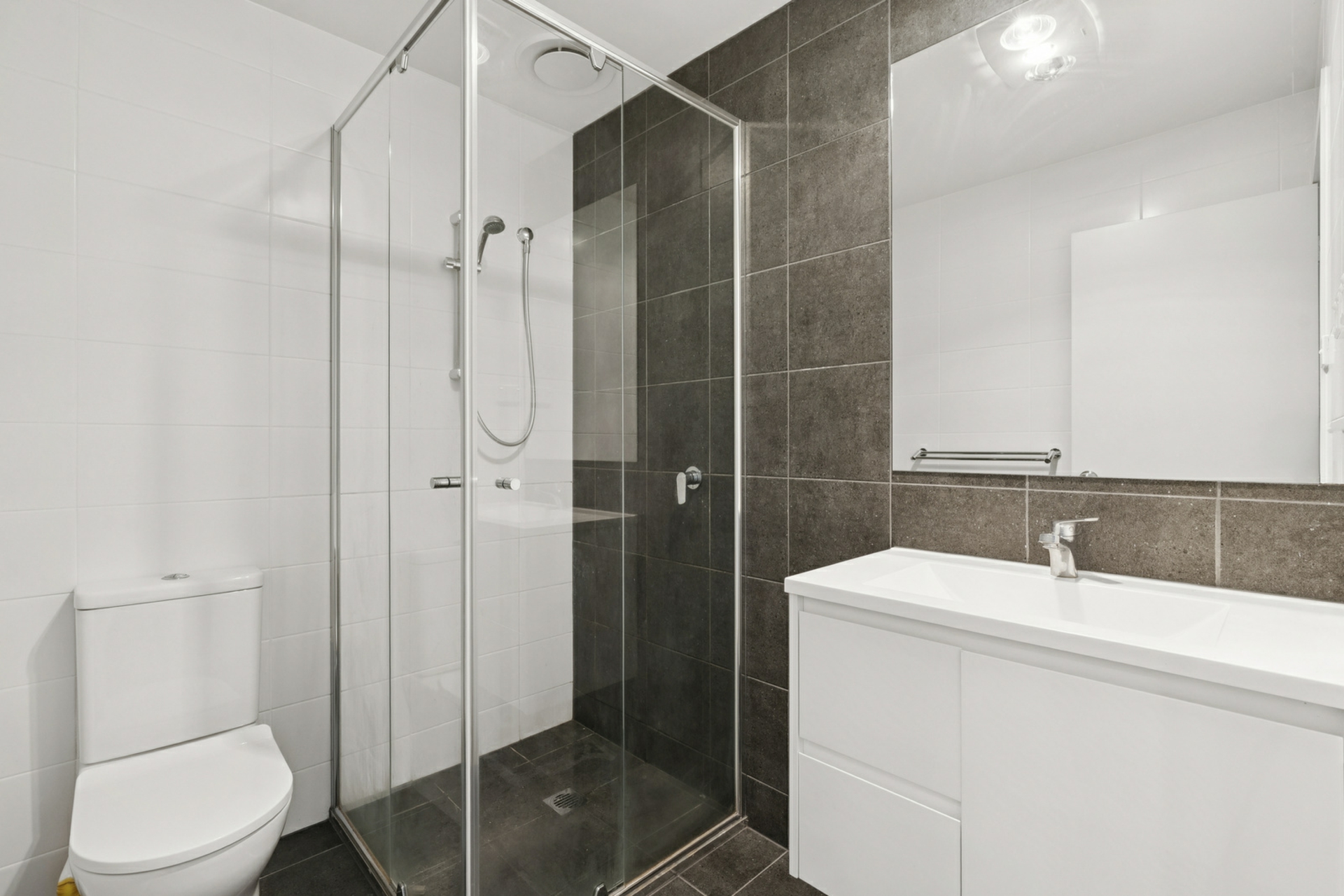 39/18 Cornelius Street — photo 10 of 16