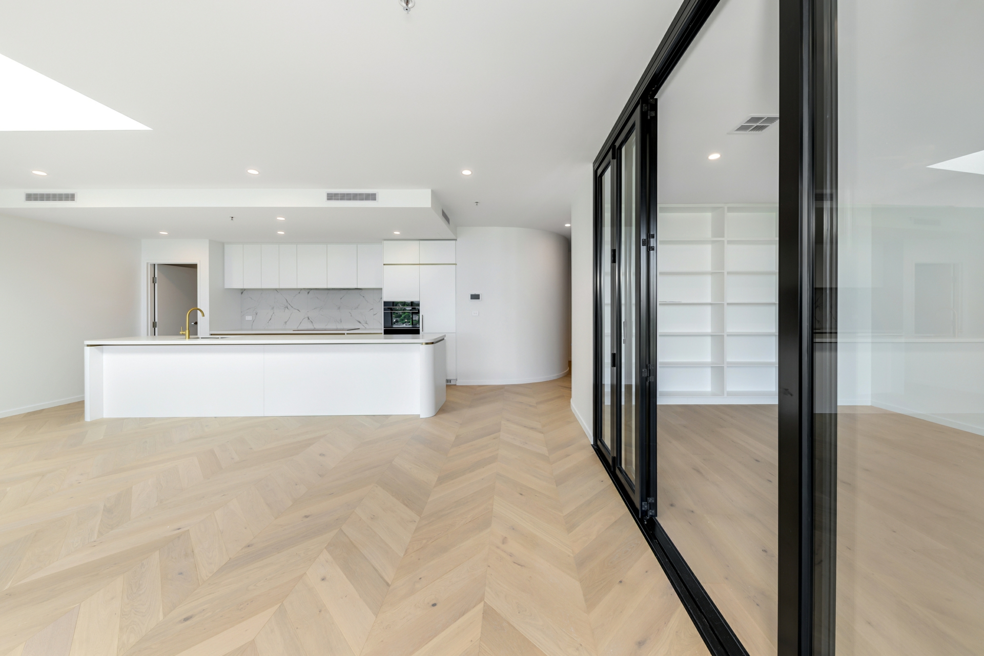 1507/1 Brewer Street — photo 4 of 30