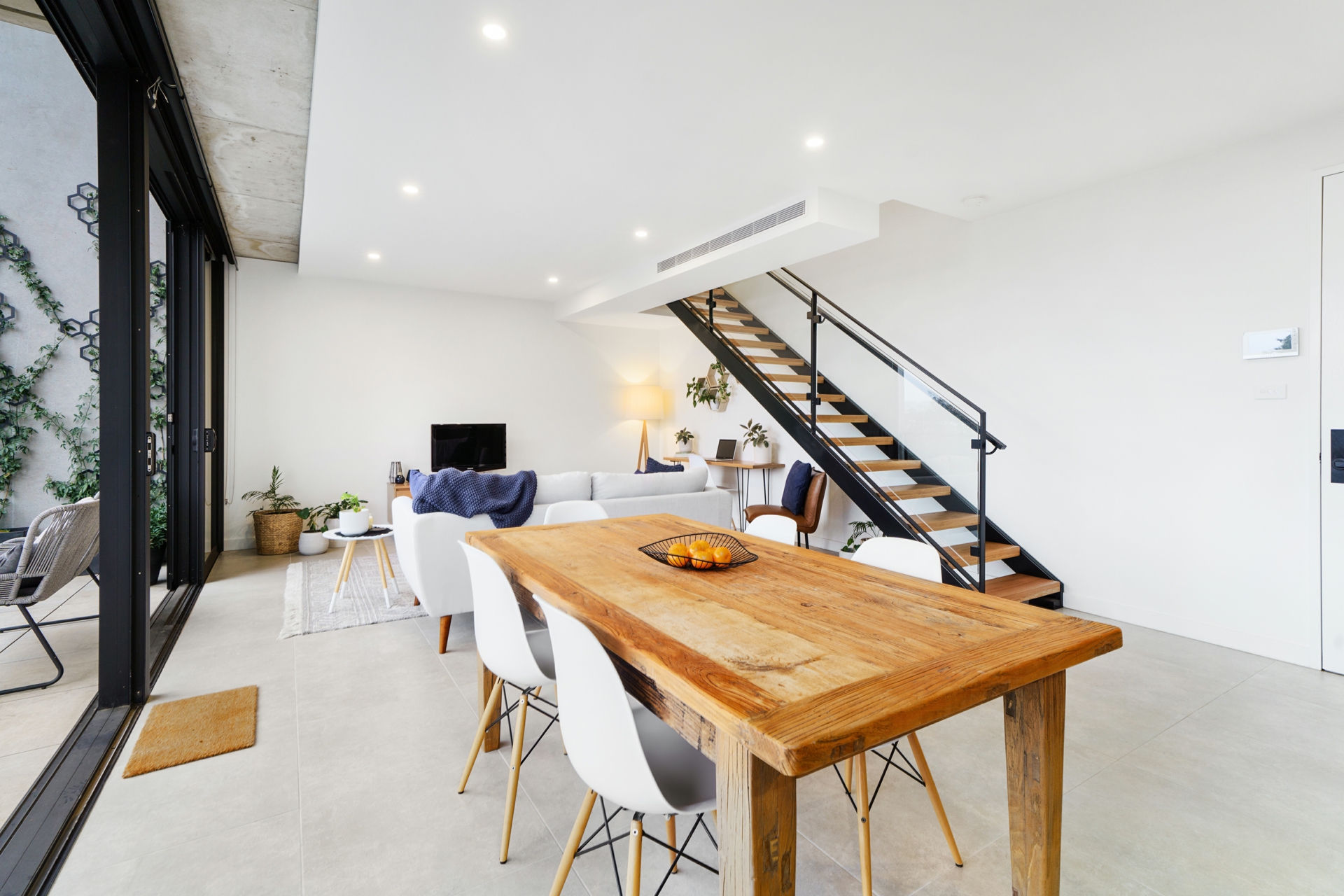 12/2 David Street — photo from LJ Hooker Canberra City