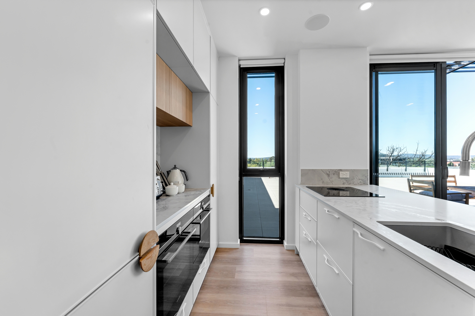 54/17 Captain Cook Crescent — photo 8 of 24