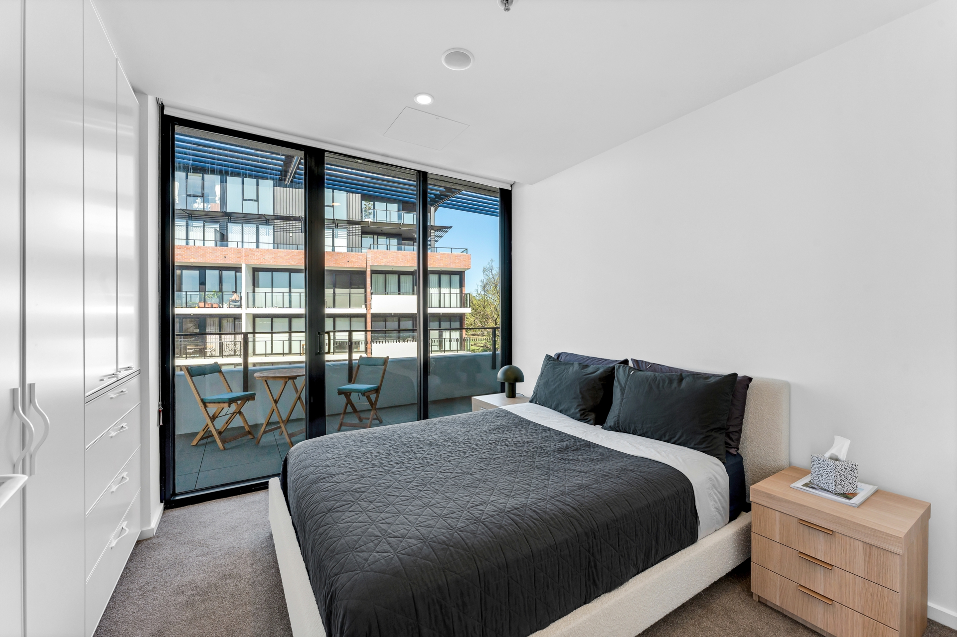 54/17 Captain Cook Crescent — photo 11 of 24