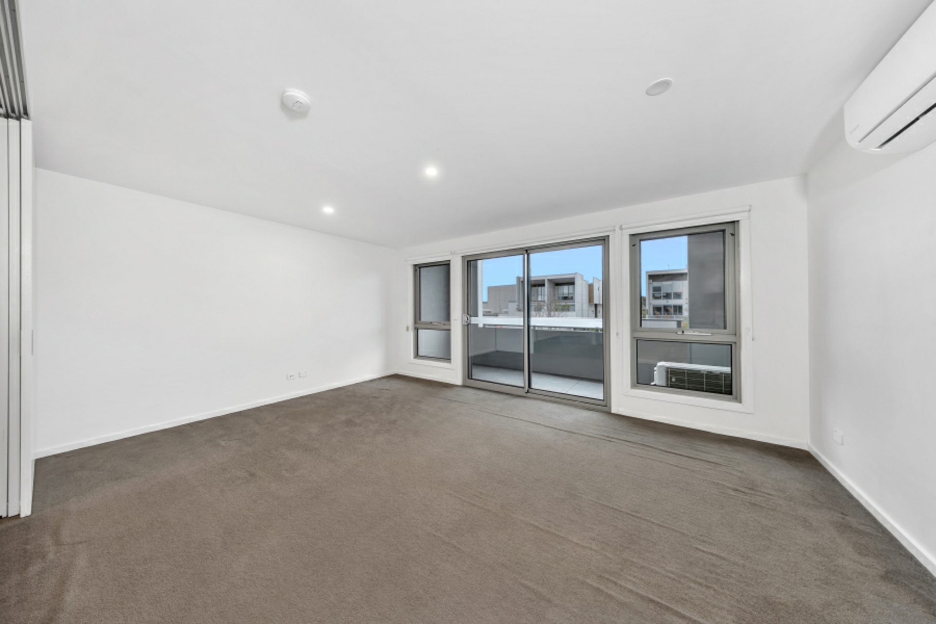 2/12 Pioneer Street — photo 2 of 12