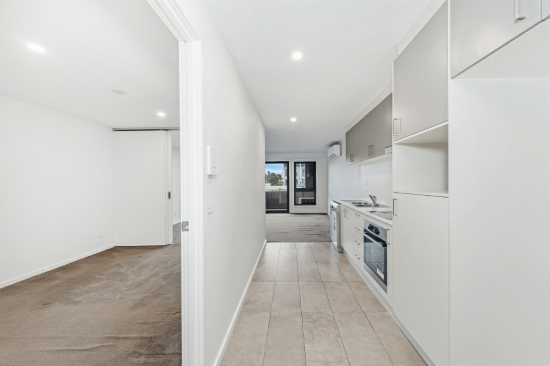 2/12 Pioneer Street — photo 4 of 12