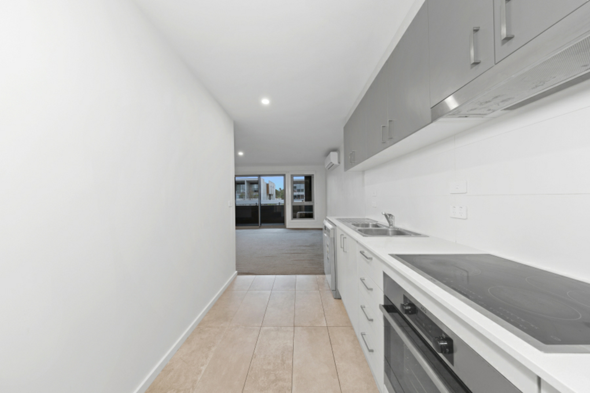 2/12 Pioneer Street — photo 5 of 12